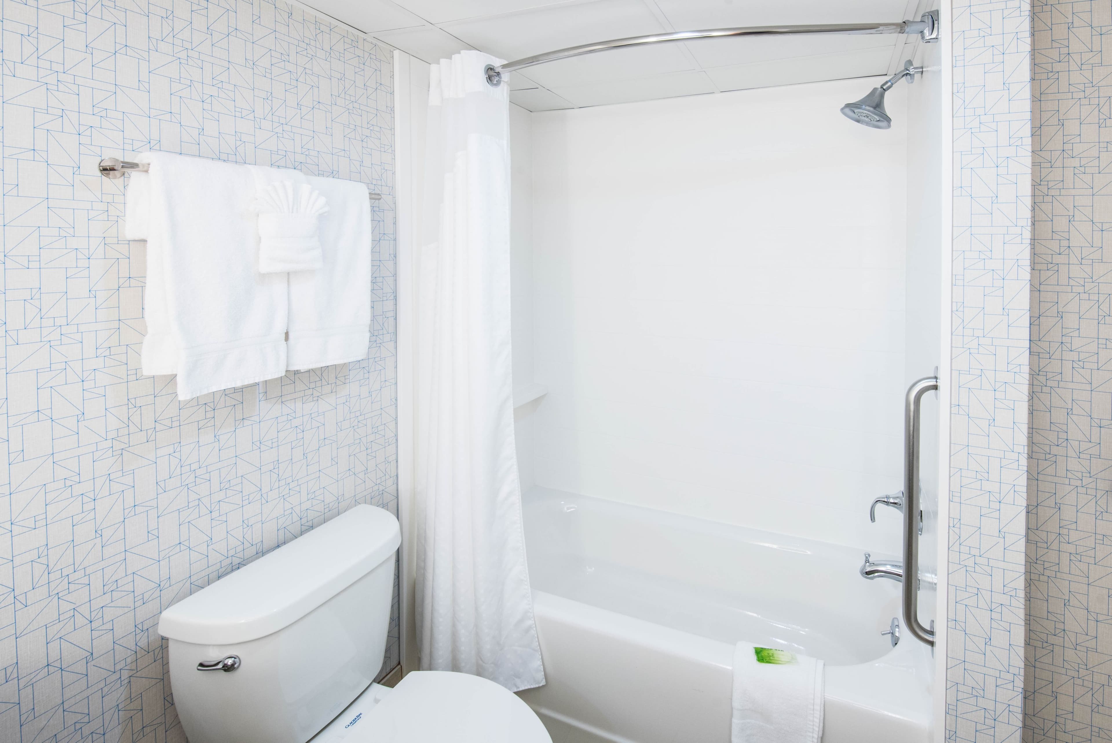 Holiday Inn Express & Suites Woodbridge — 20