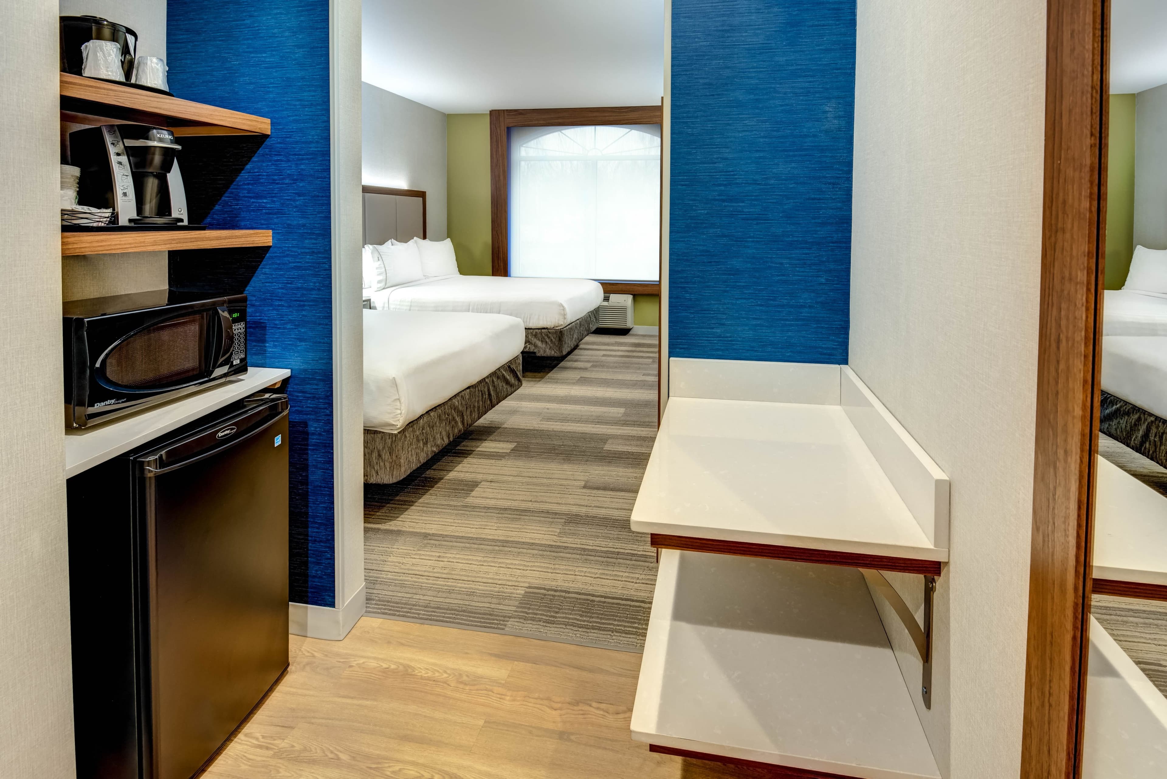 Holiday Inn Express & Suites Woodbridge — 33