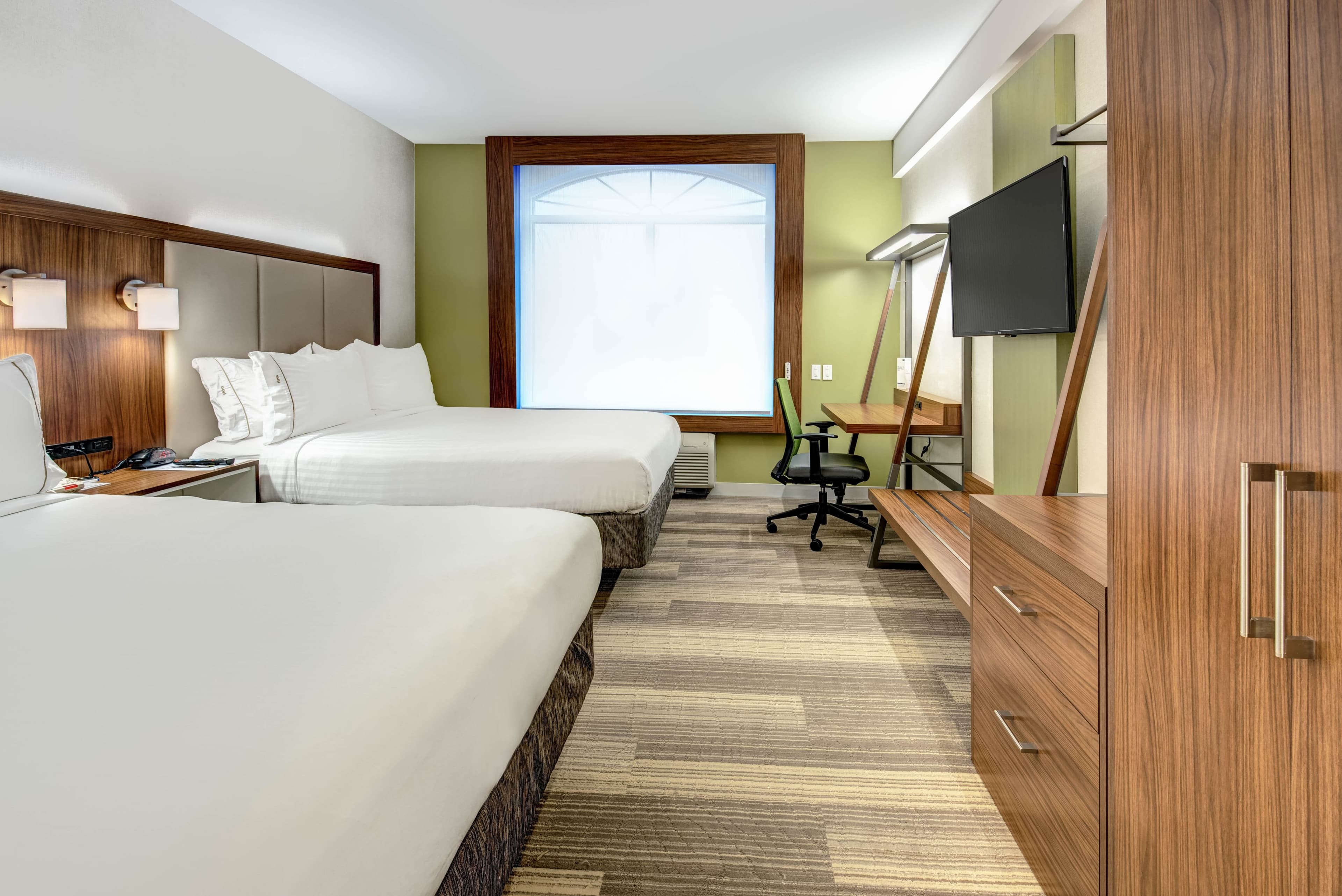 Holiday Inn Express & Suites Woodbridge — 31