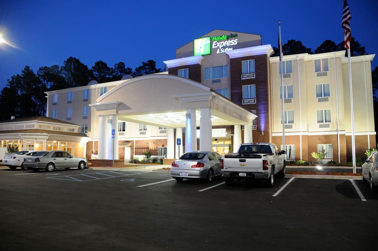 Holiday Inn Express & Suites Bainbridge - Image 1