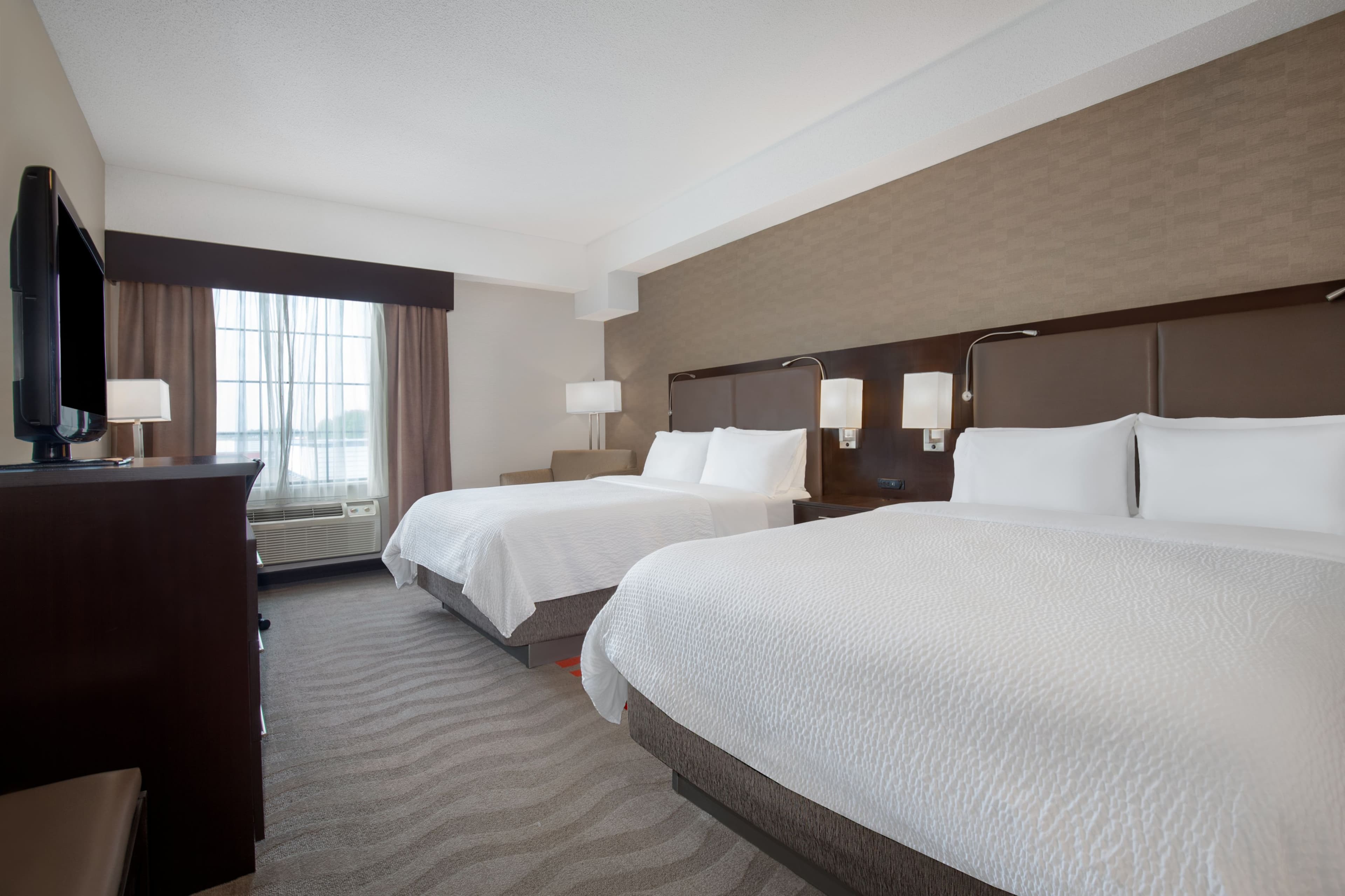 Holiday Inn Express & Suites Barrie — 12