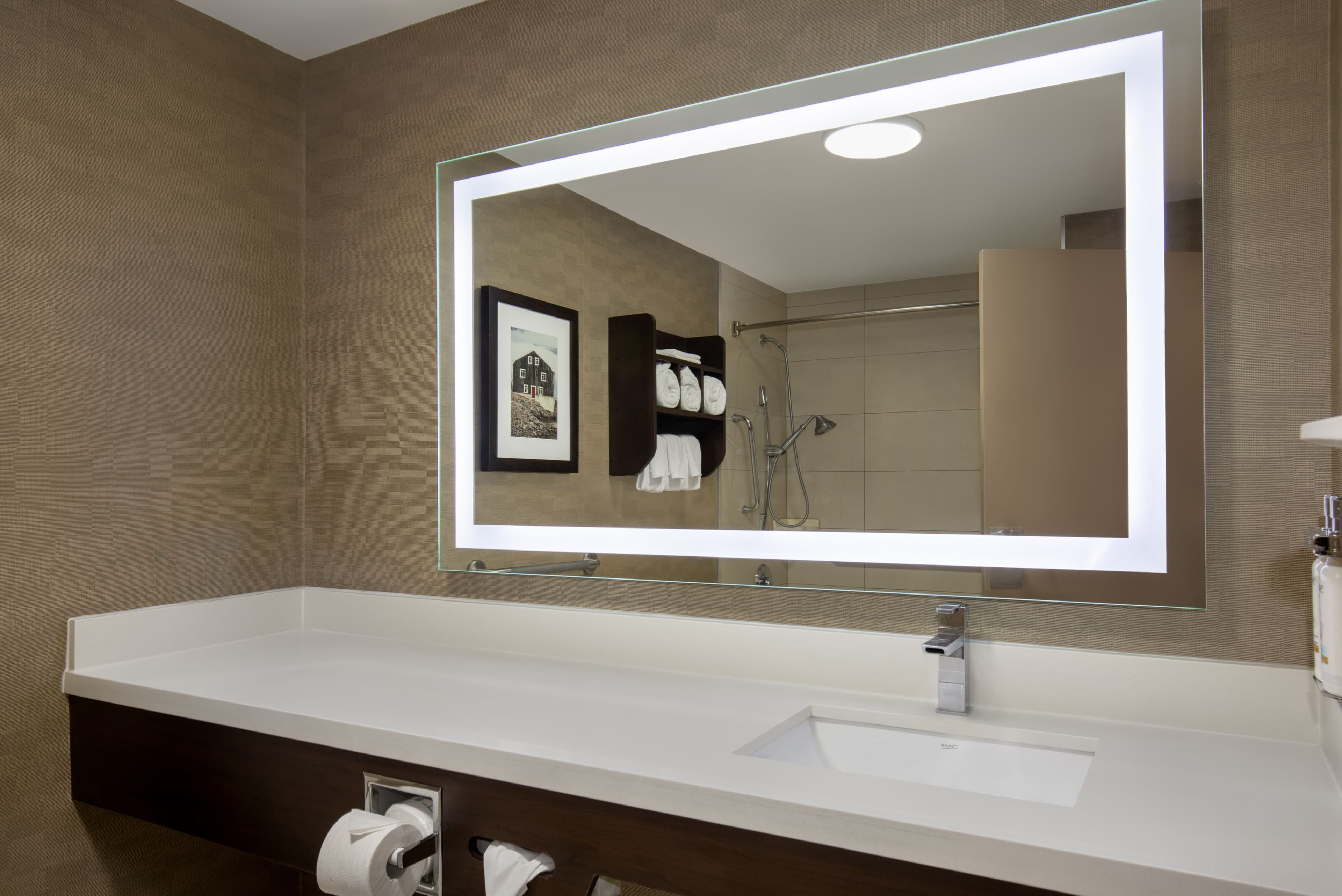 Holiday Inn Express & Suites Barrie — 18