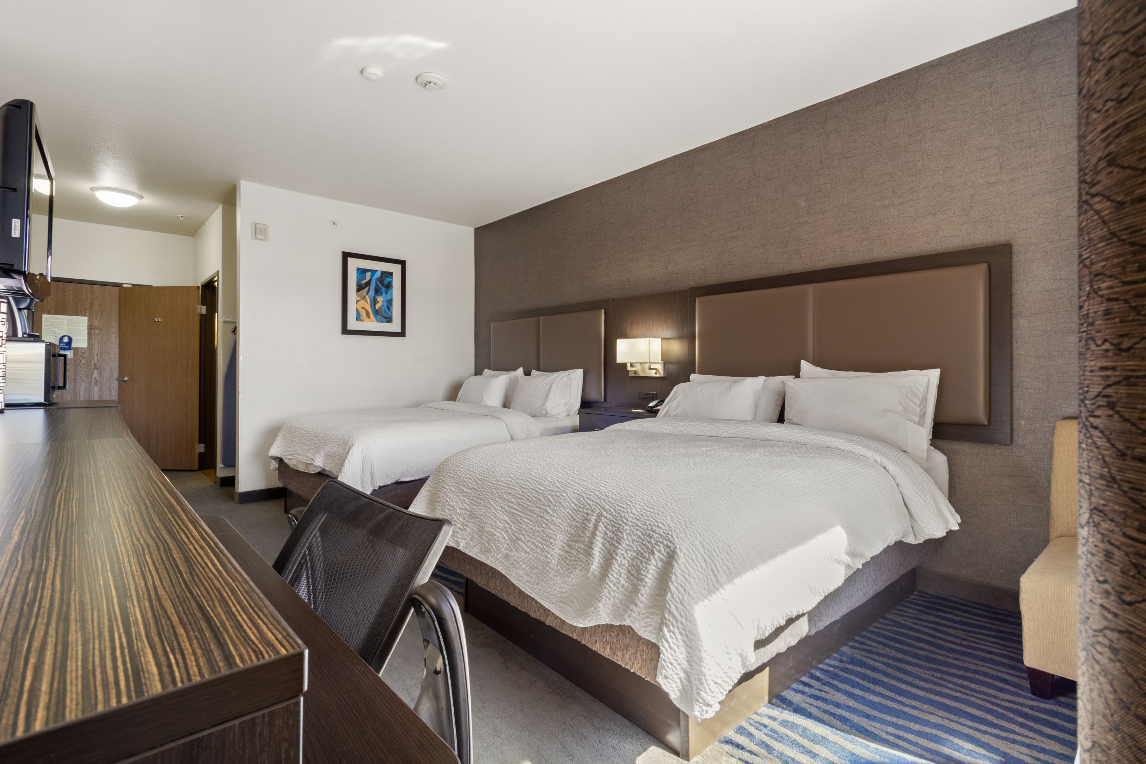 Holiday Inn Express & Suites Barstow - Route 66 - Image 3