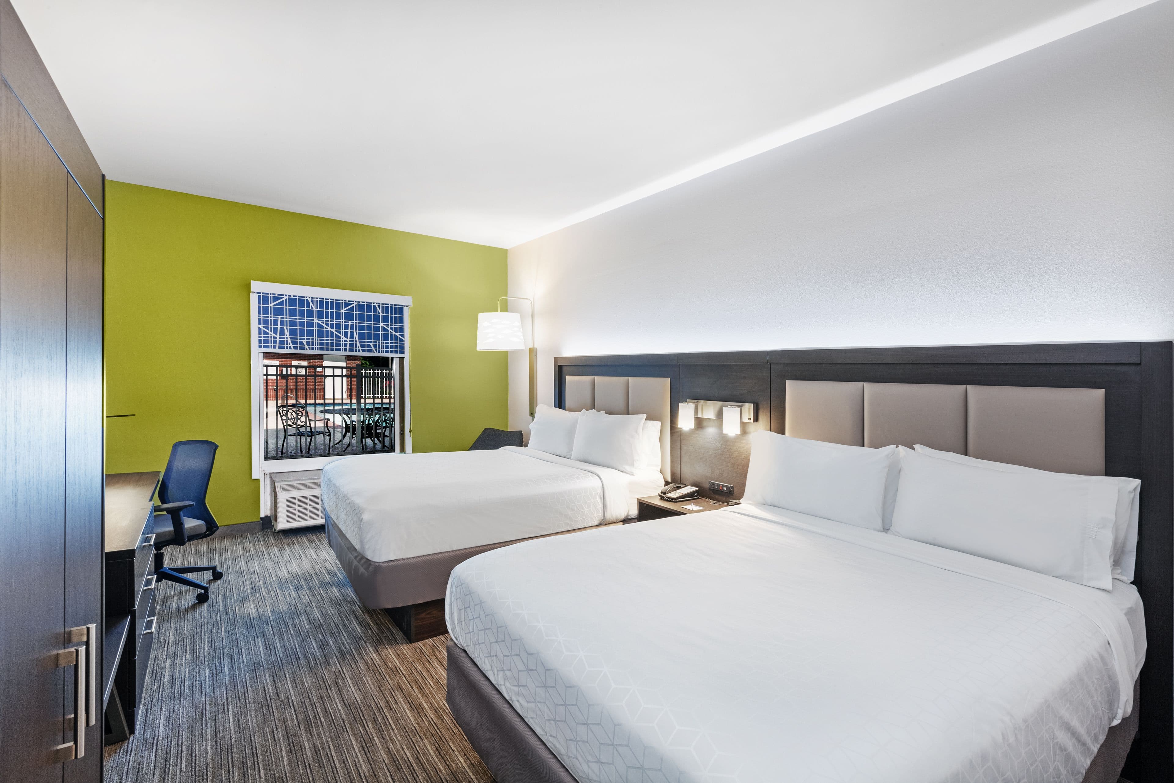 Holiday Inn Express & Suites Baton Rouge East — 15