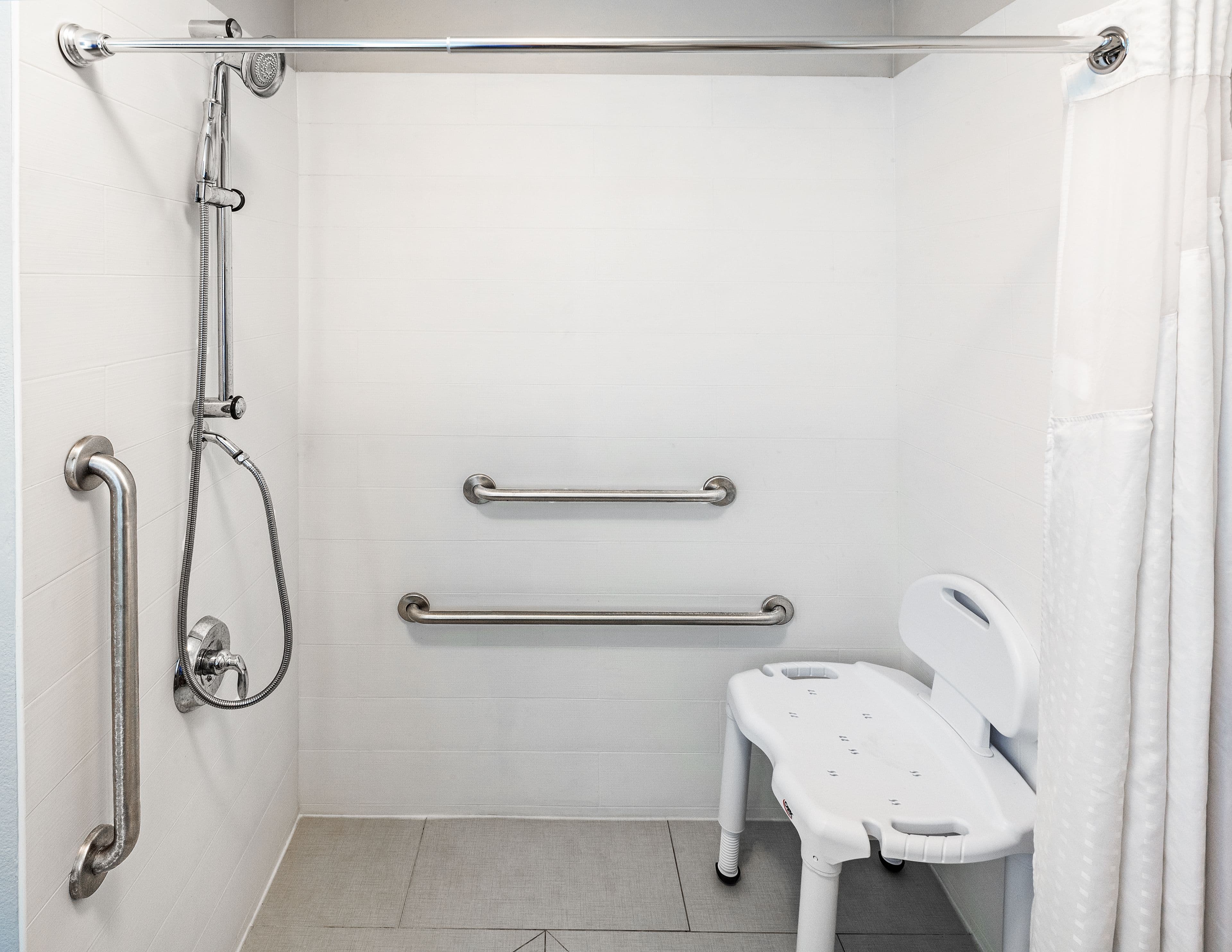 Holiday Inn Express & Suites Baton Rouge East — 13