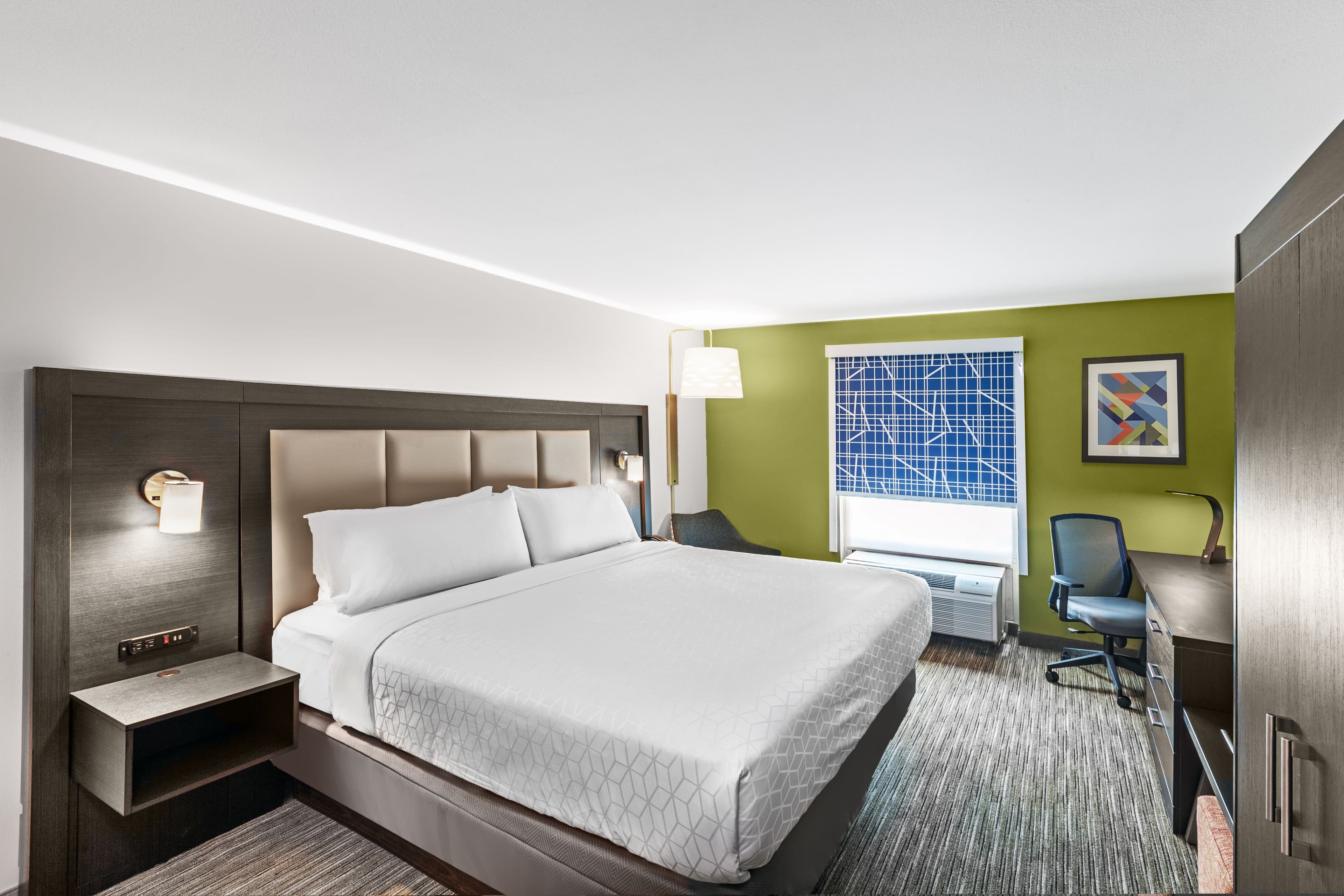 Holiday Inn Express & Suites Baton Rouge East — 6