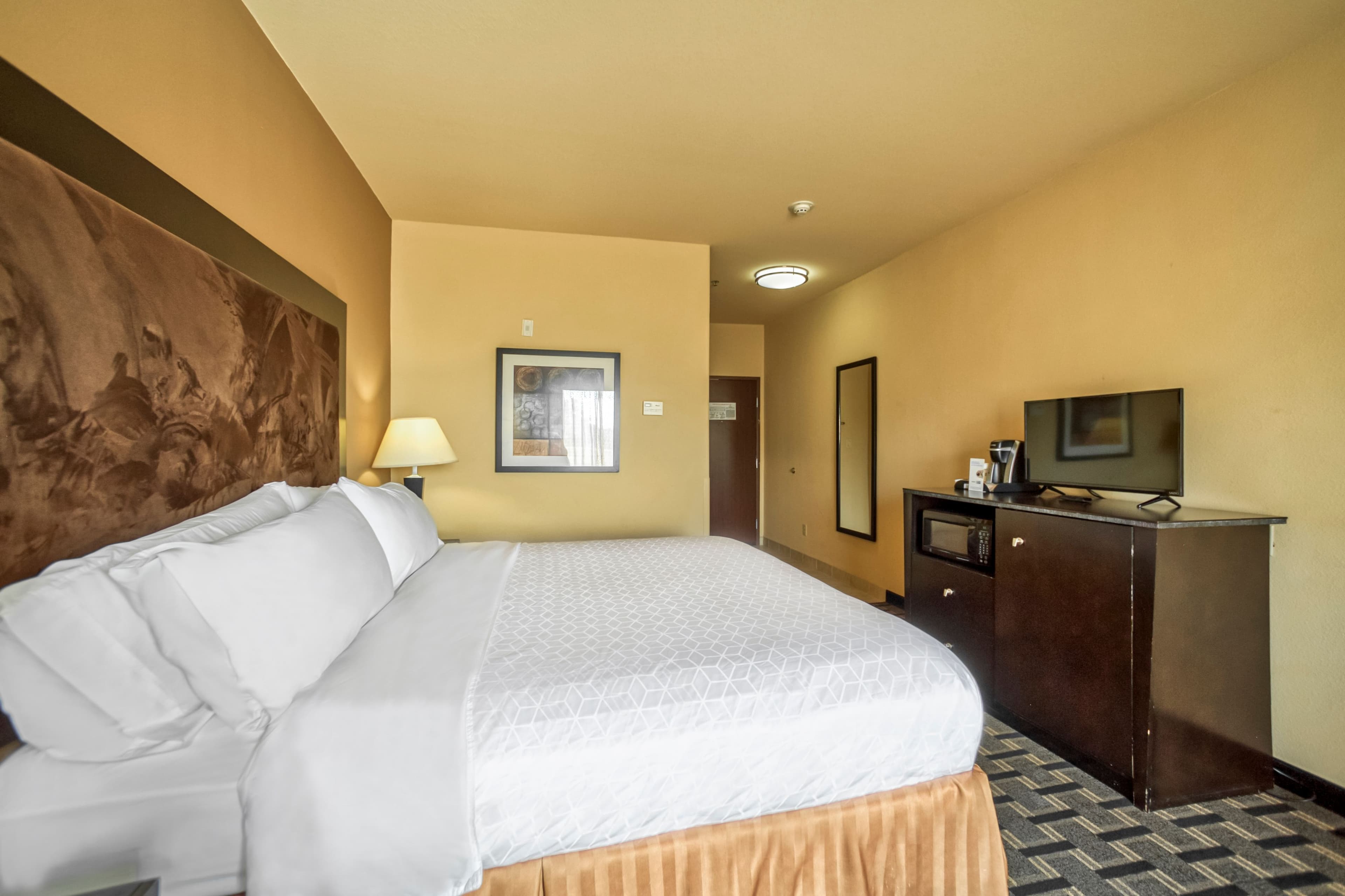 Holiday Inn Express & Suites Beeville — 7