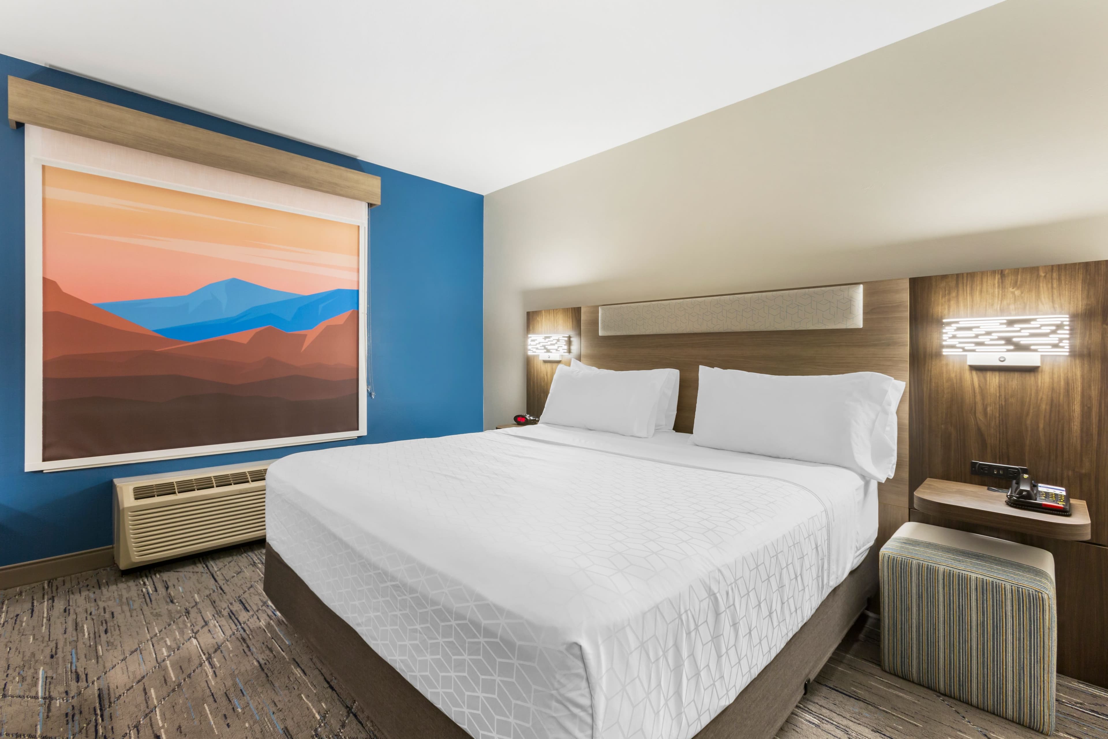 Holiday Inn Express & Suites Belgrade — 10