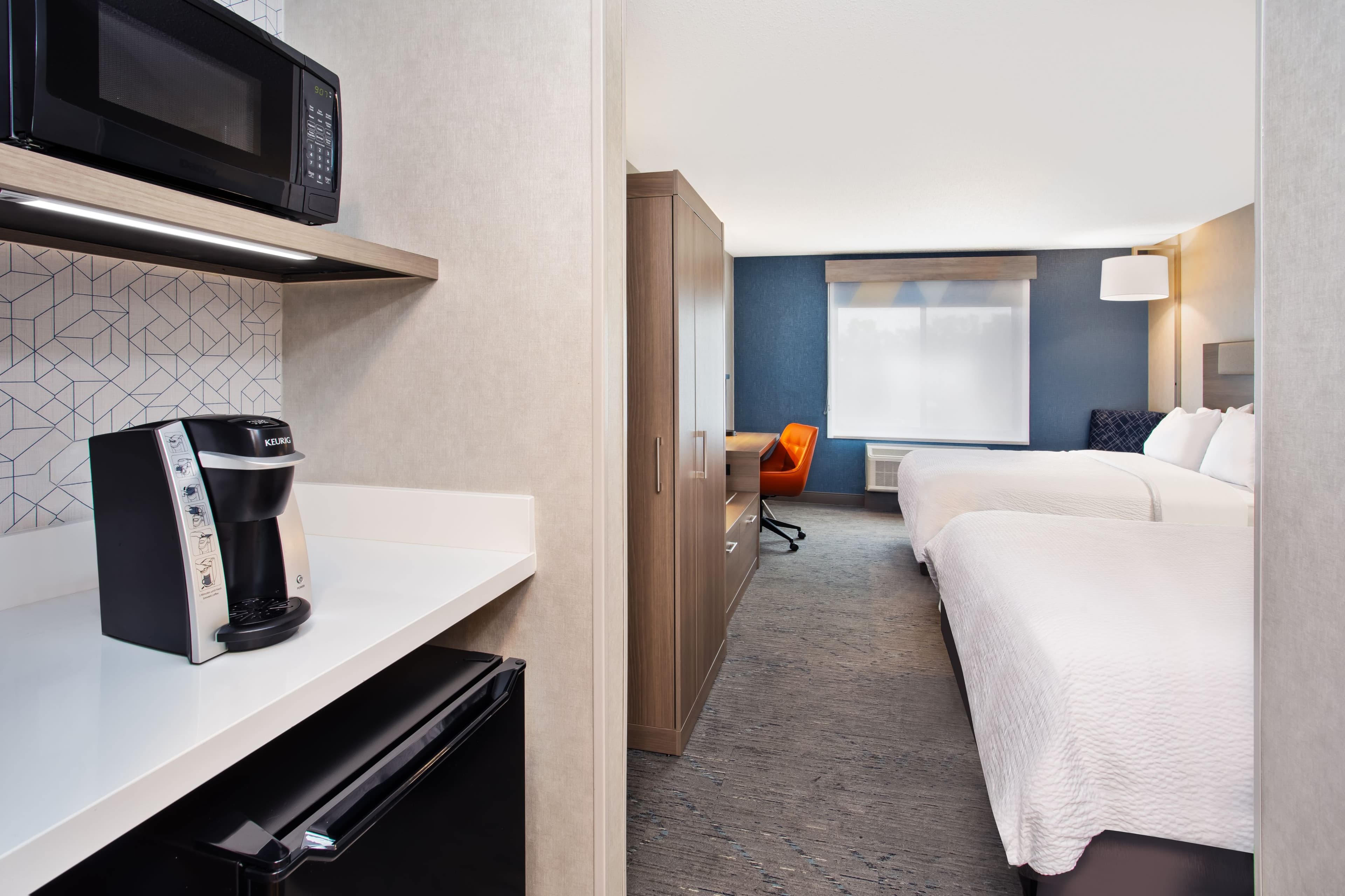 Holiday Inn Express & Suites Belleville (Airport Area) — 44