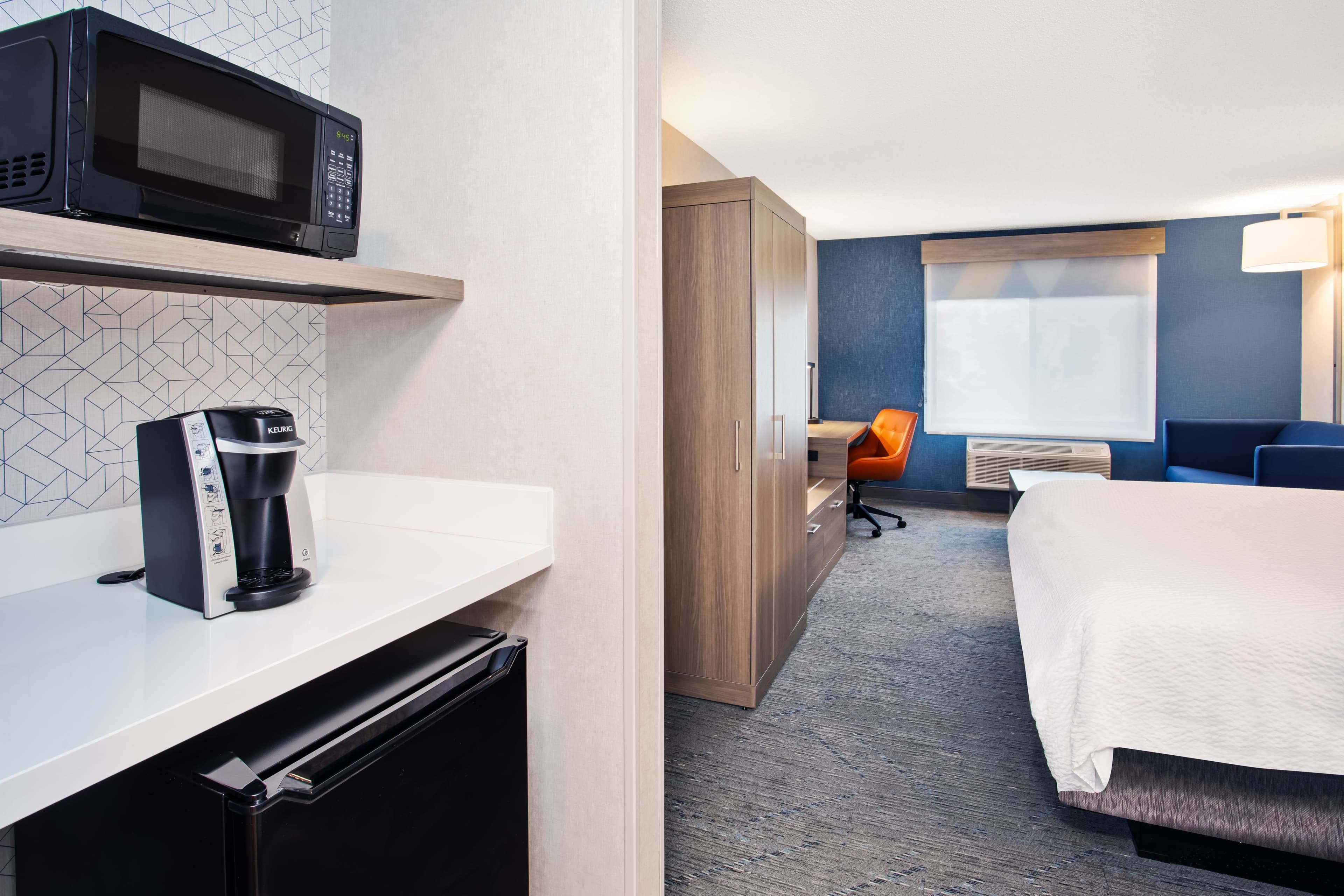 Holiday Inn Express & Suites Belleville (Airport Area) — 23