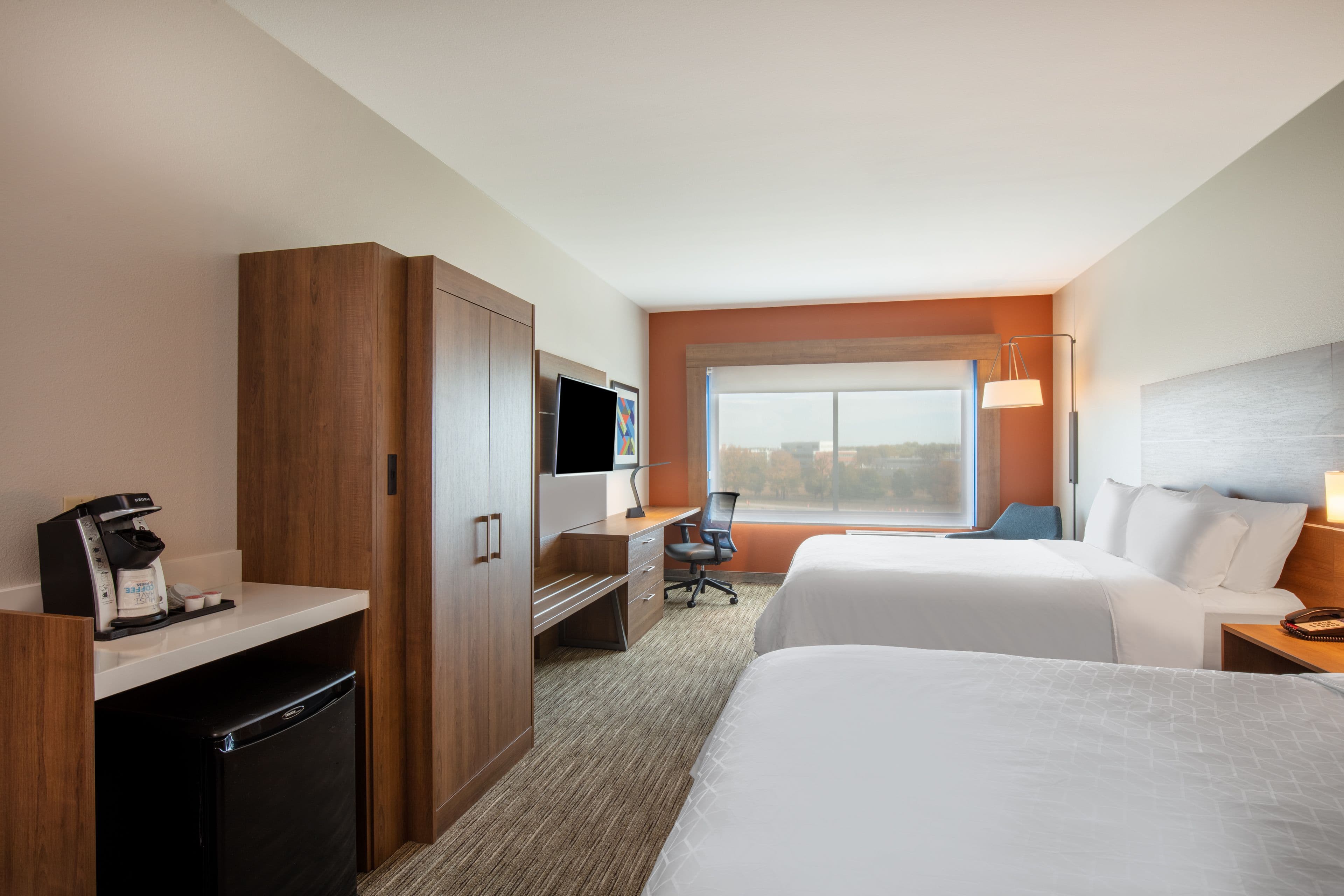 Holiday Inn Express & Suites Beloit — 36