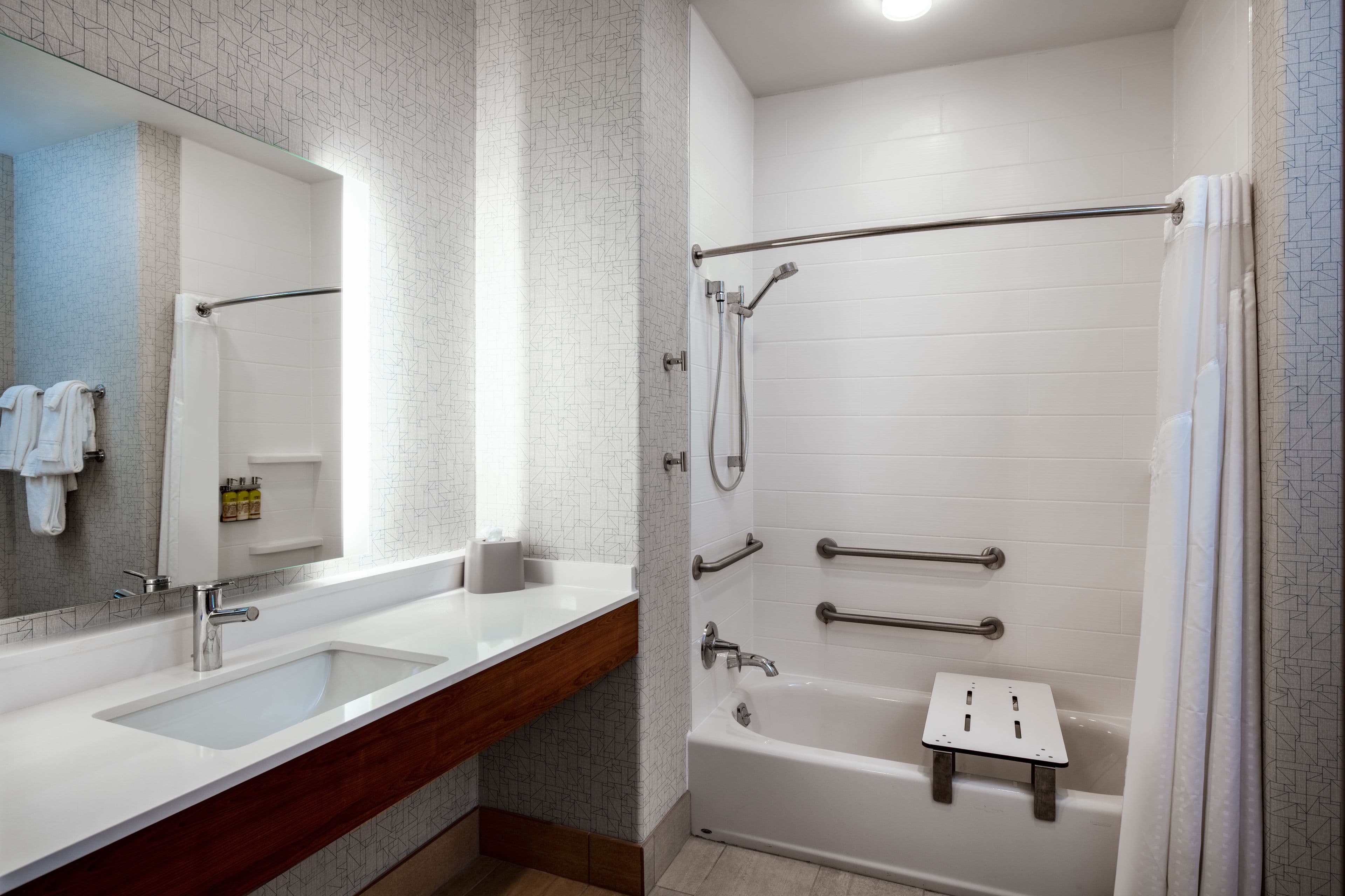 Holiday Inn Express & Suites Beloit — 33