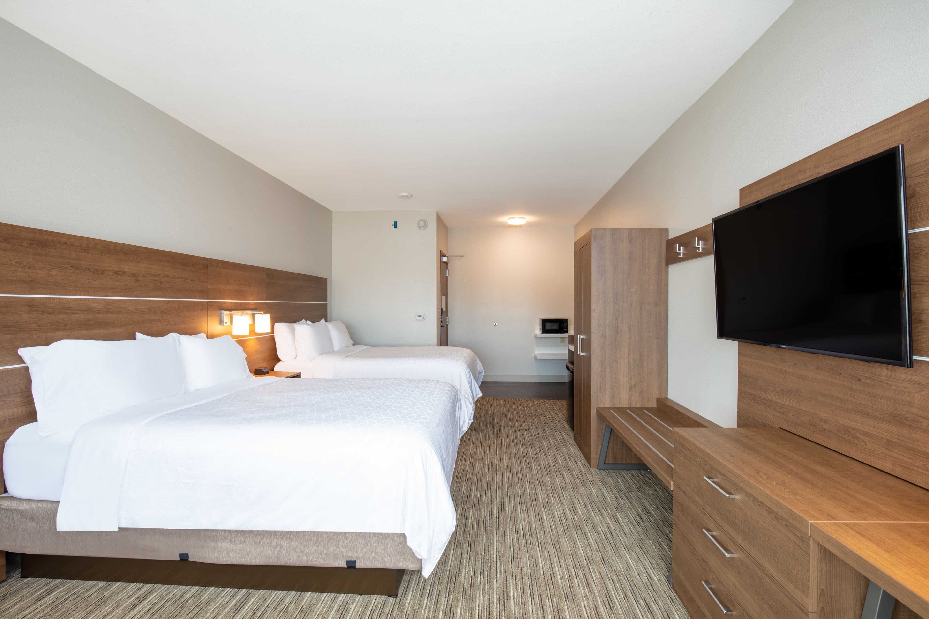 Holiday Inn Express & Suites Beloit — 37