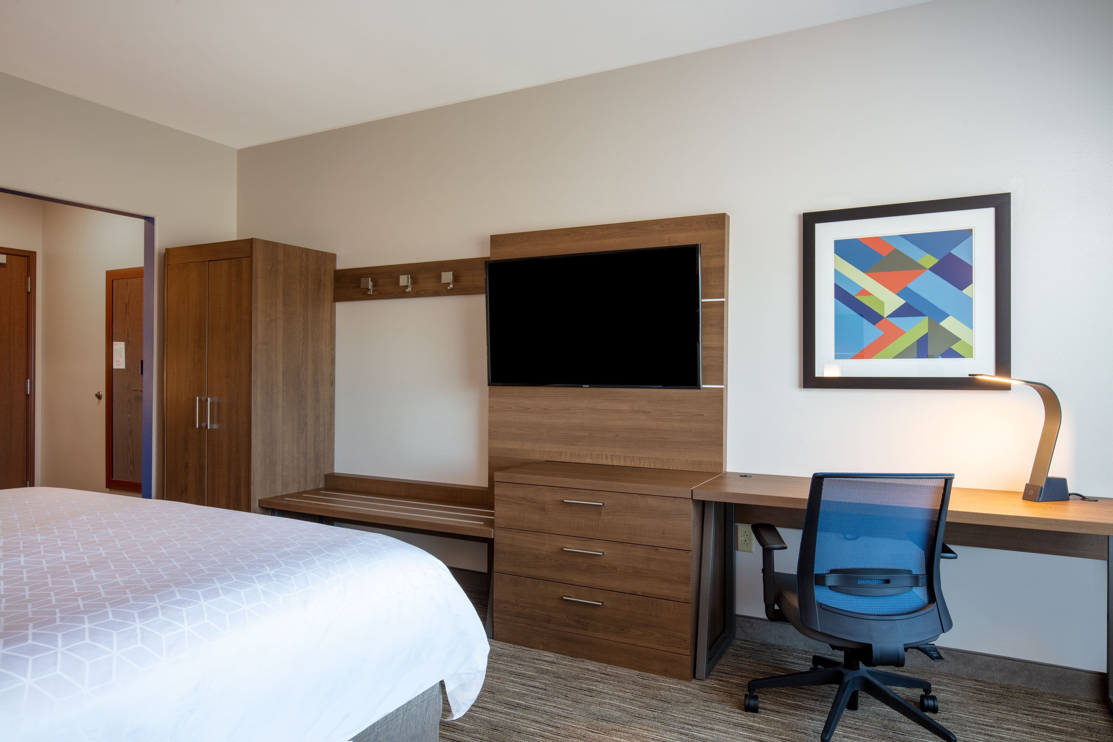 Holiday Inn Express & Suites Beloit — 10