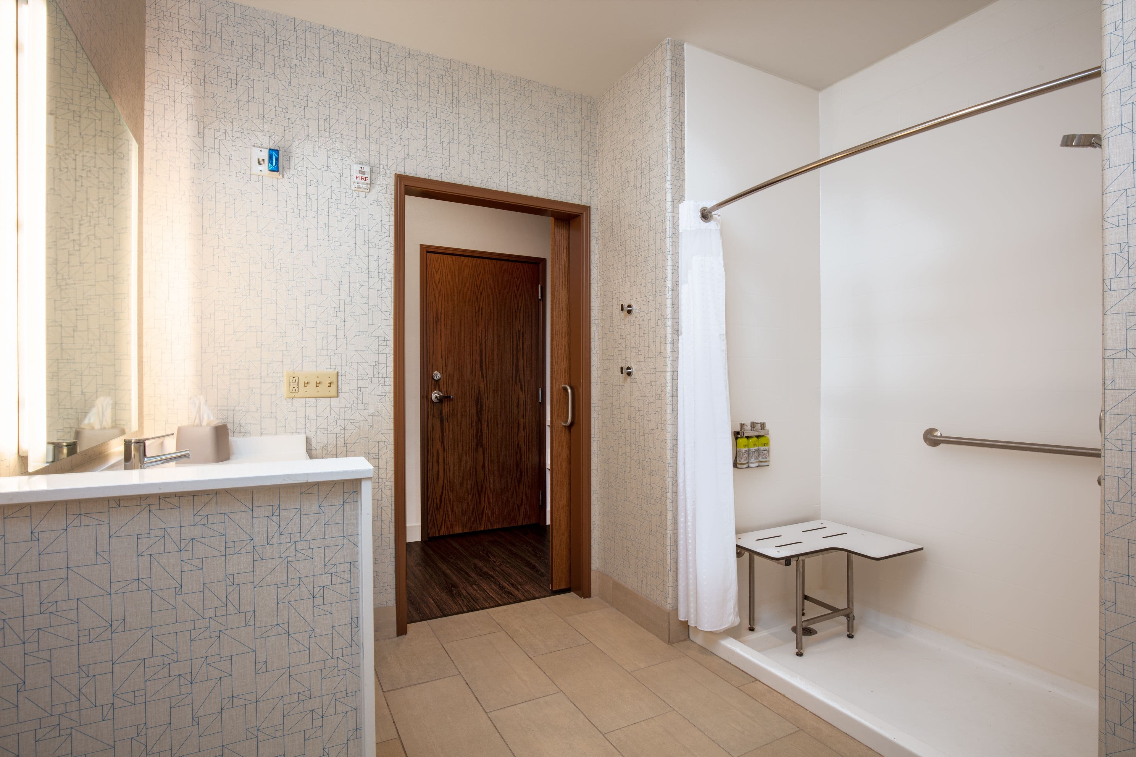 Holiday Inn Express & Suites Beloit — 13