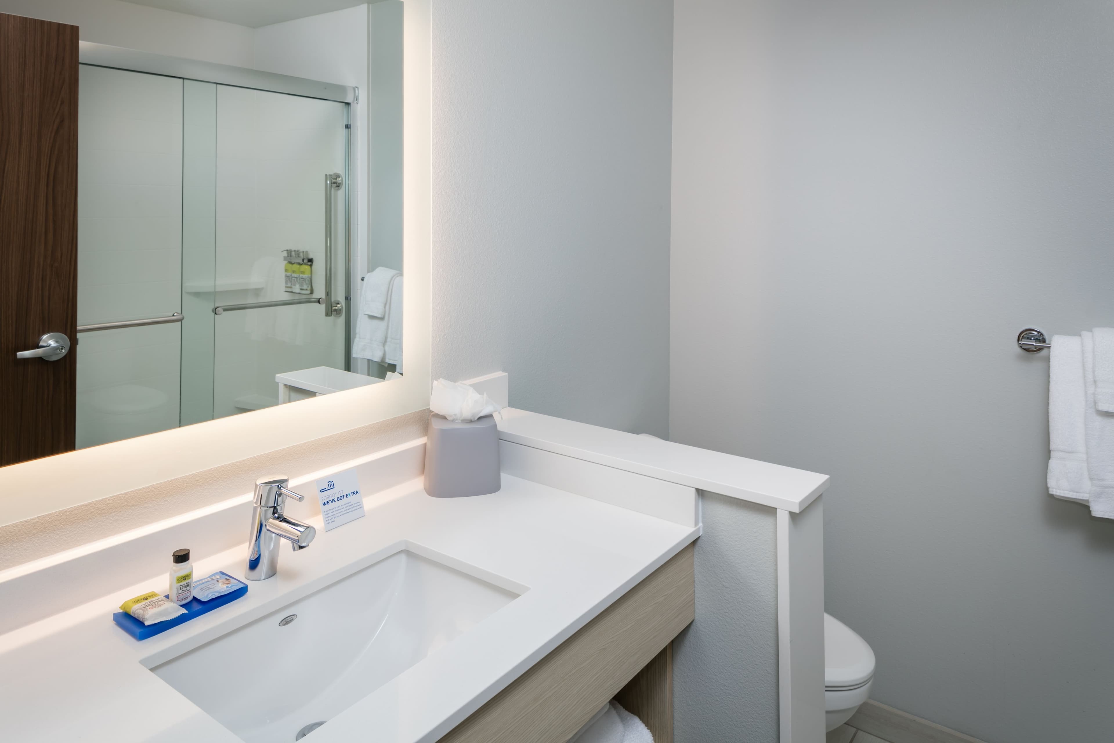 Holiday Inn Express & Suites Bend South — 7