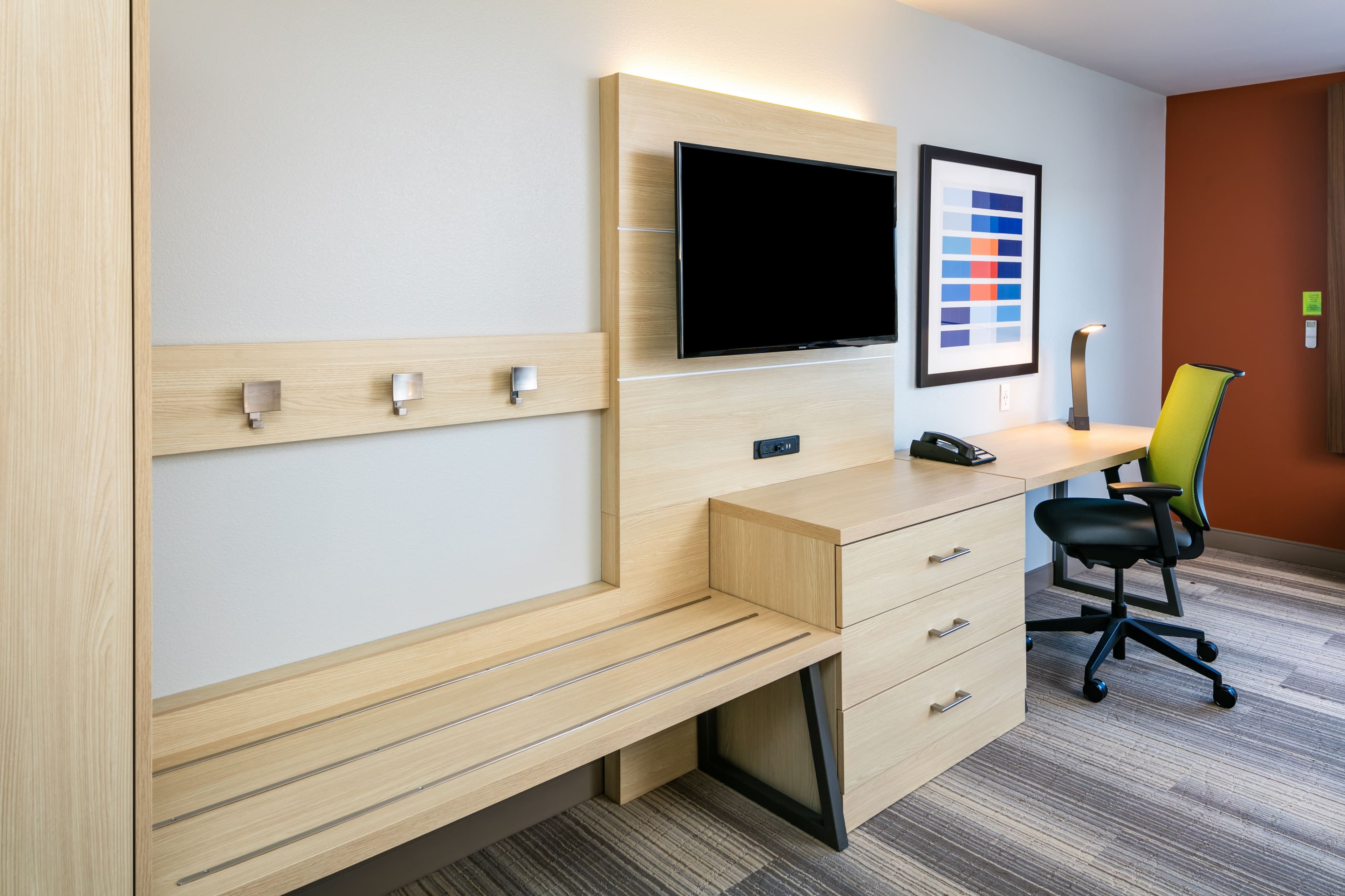 Holiday Inn Express & Suites Bend South — 30