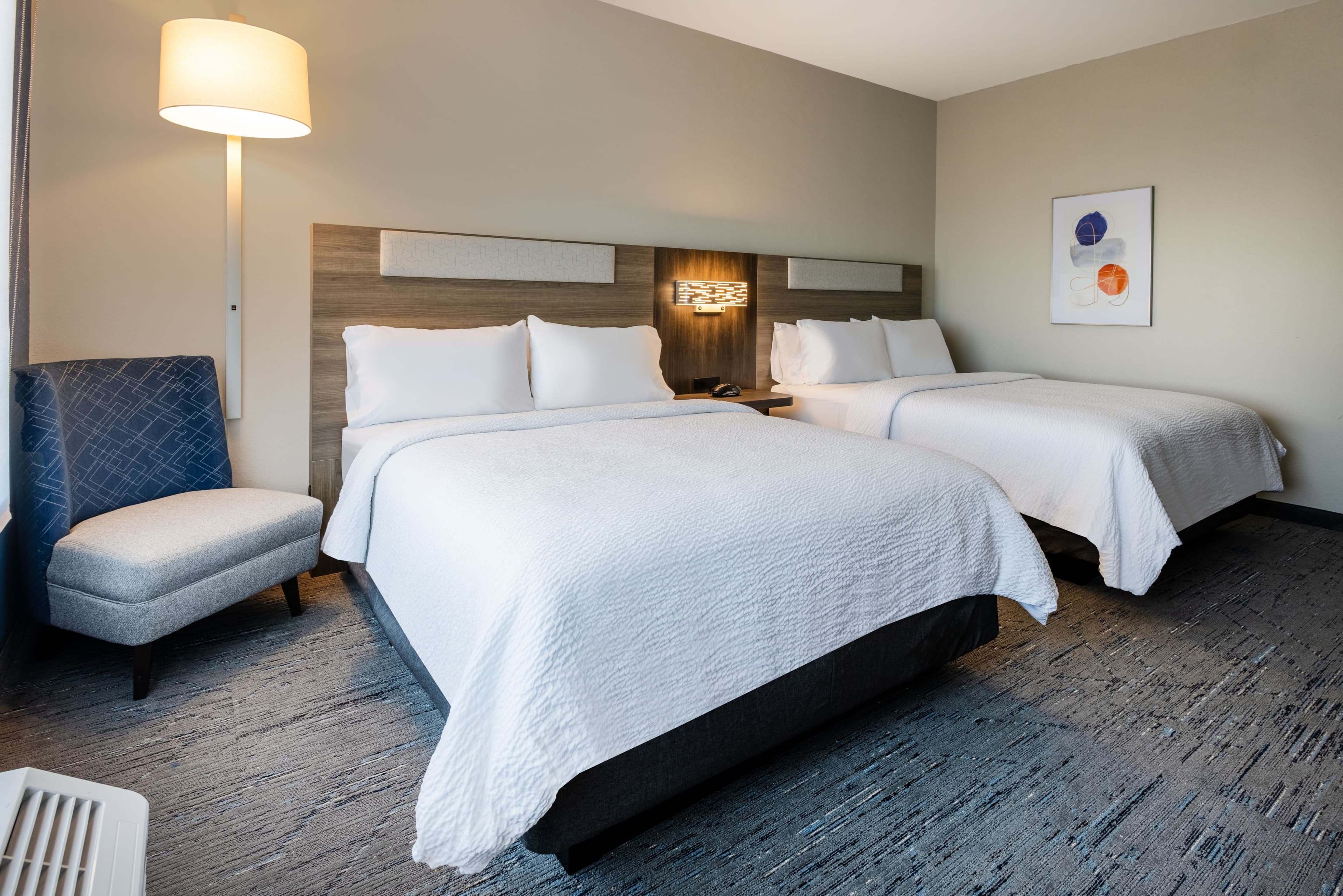 Holiday Inn Express & Suites Benson — 7