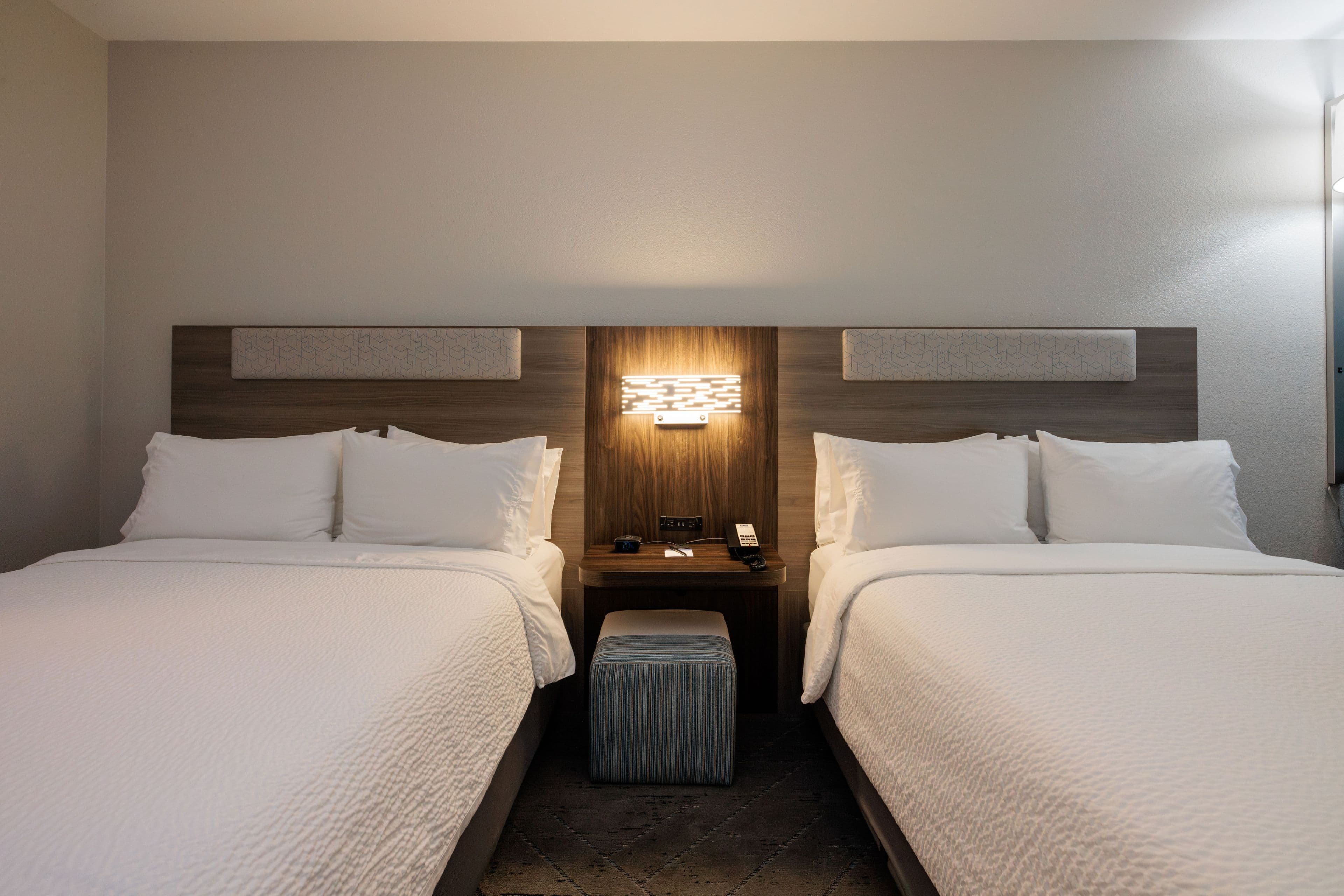 Holiday Inn Express & Suites Berkeley — 14