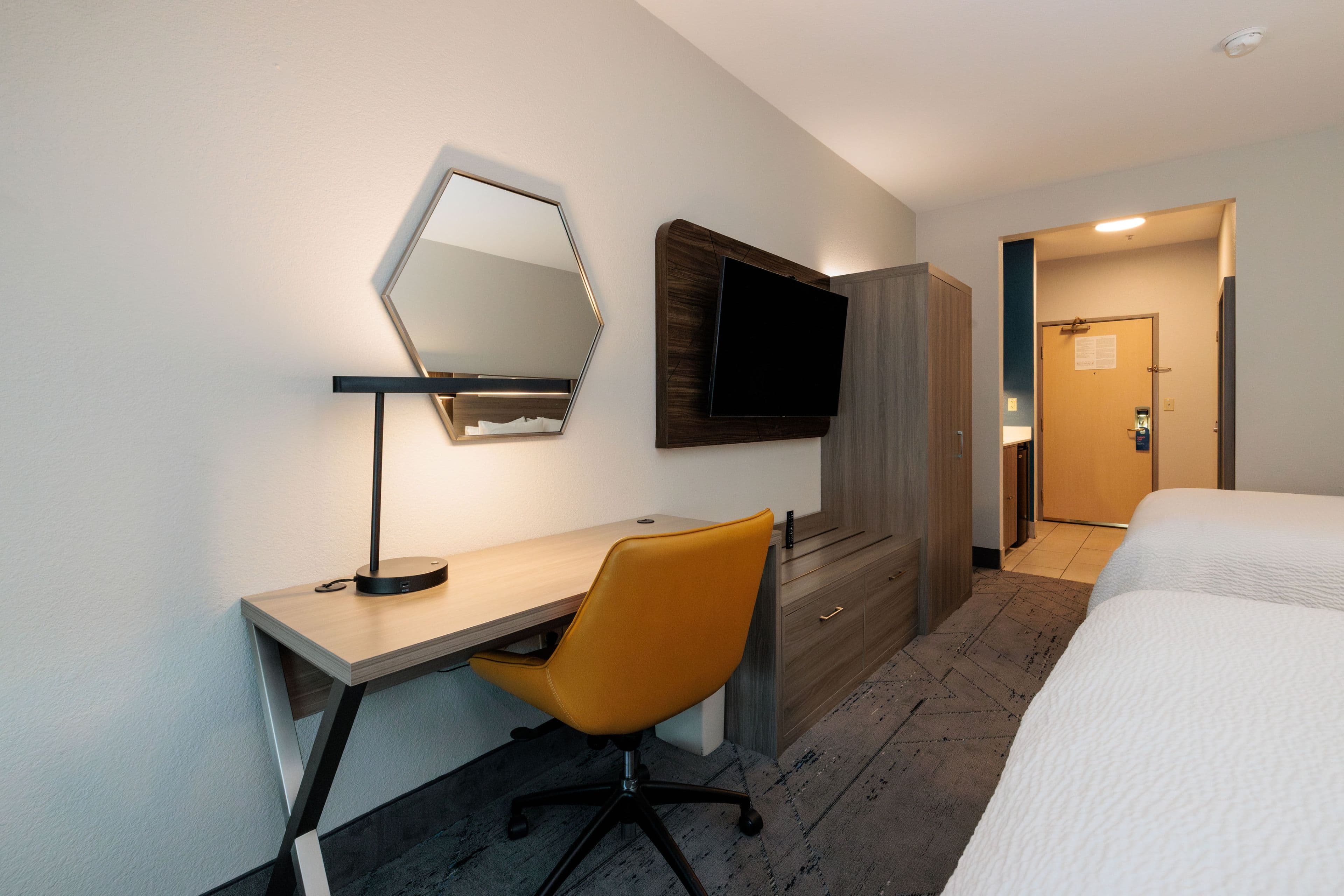 Holiday Inn Express & Suites Berkeley — 12