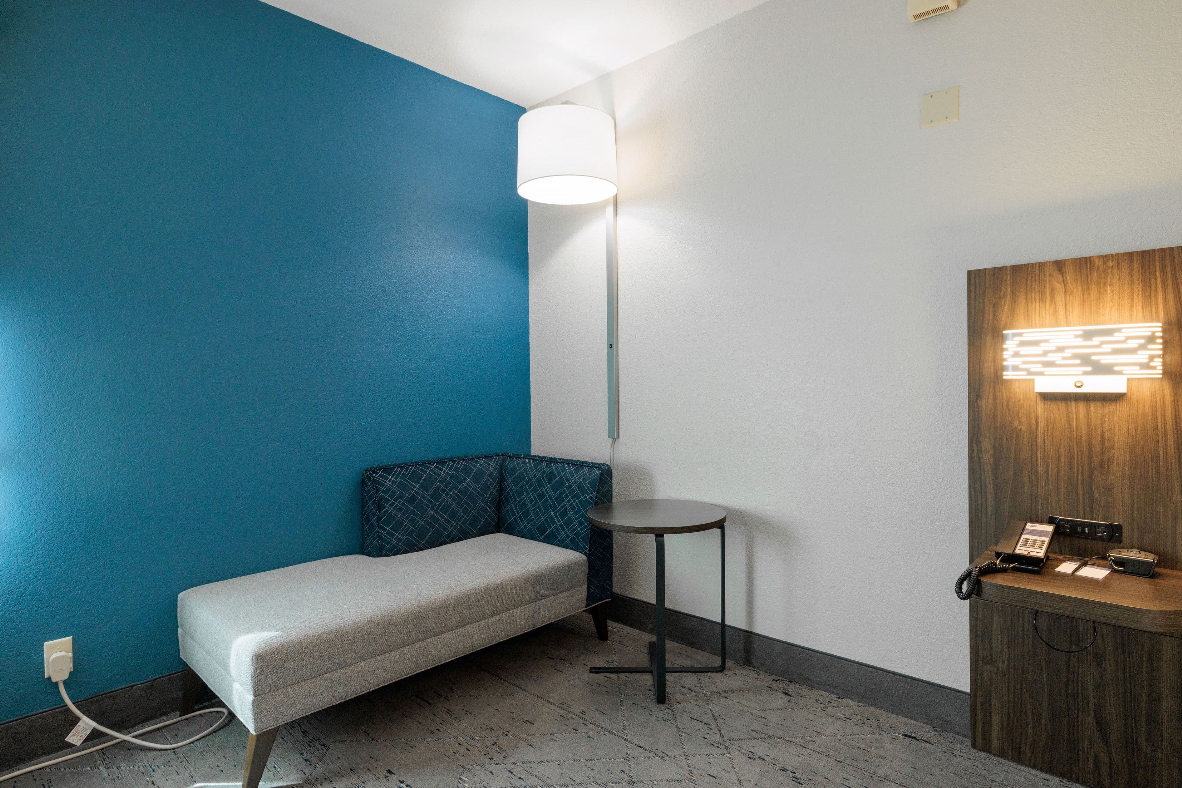 Holiday Inn Express & Suites Berkeley — 6