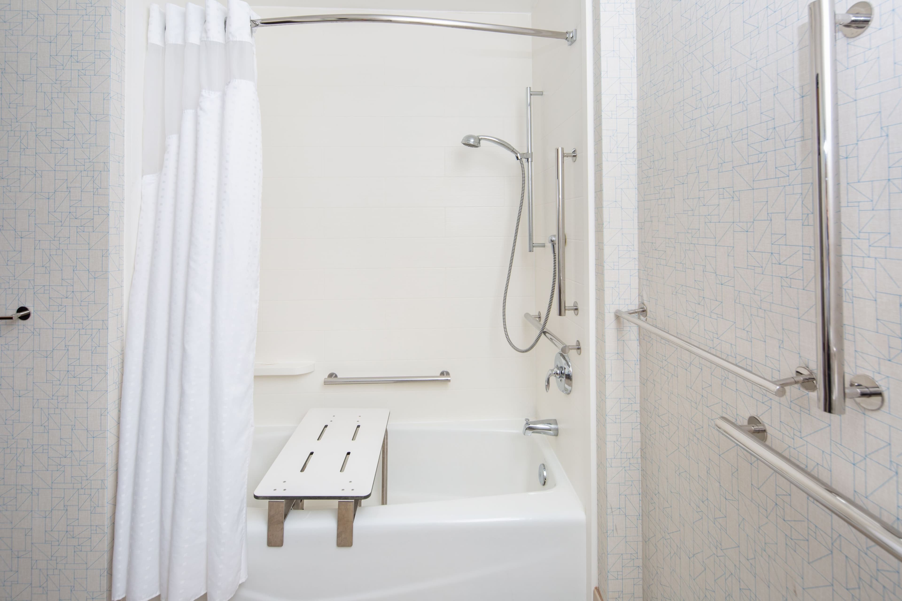 Holiday Inn Express & Suites Bishop — 13