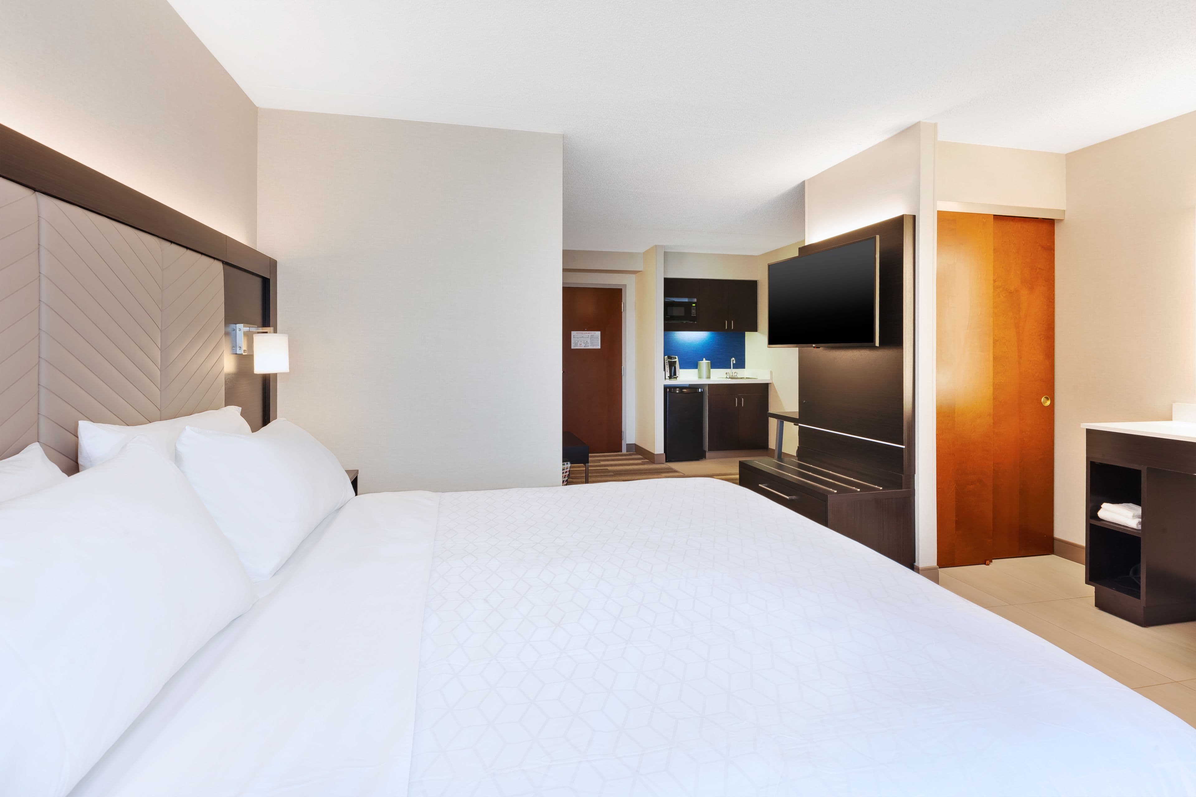 Holiday Inn Express & Suites Blacksburg - University Area — 9
