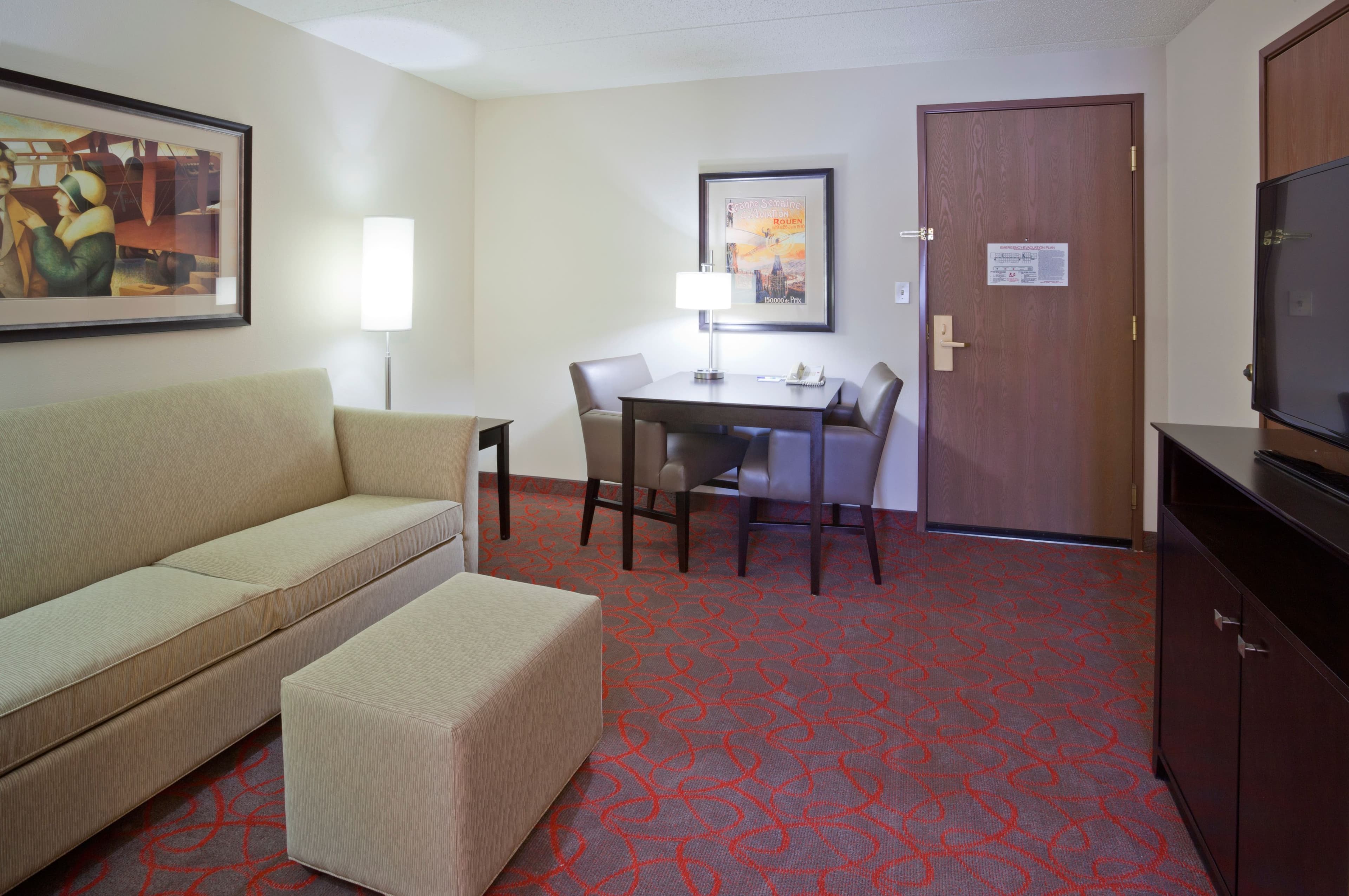 Holiday Inn Express & Suites Bloomington - MPLS Arpt Area W — 27