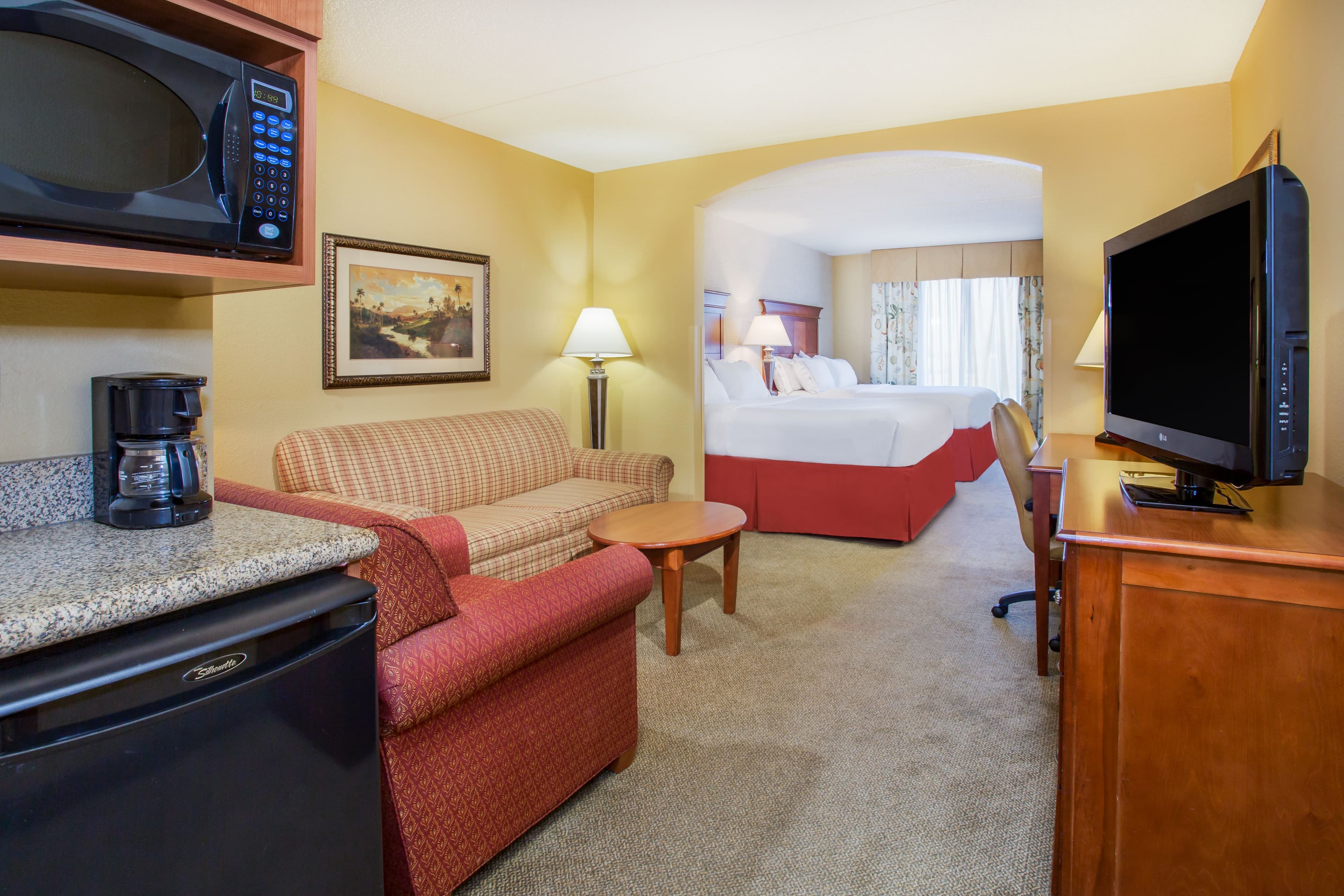 Holiday Inn Express & Suites Bloomington — 10
