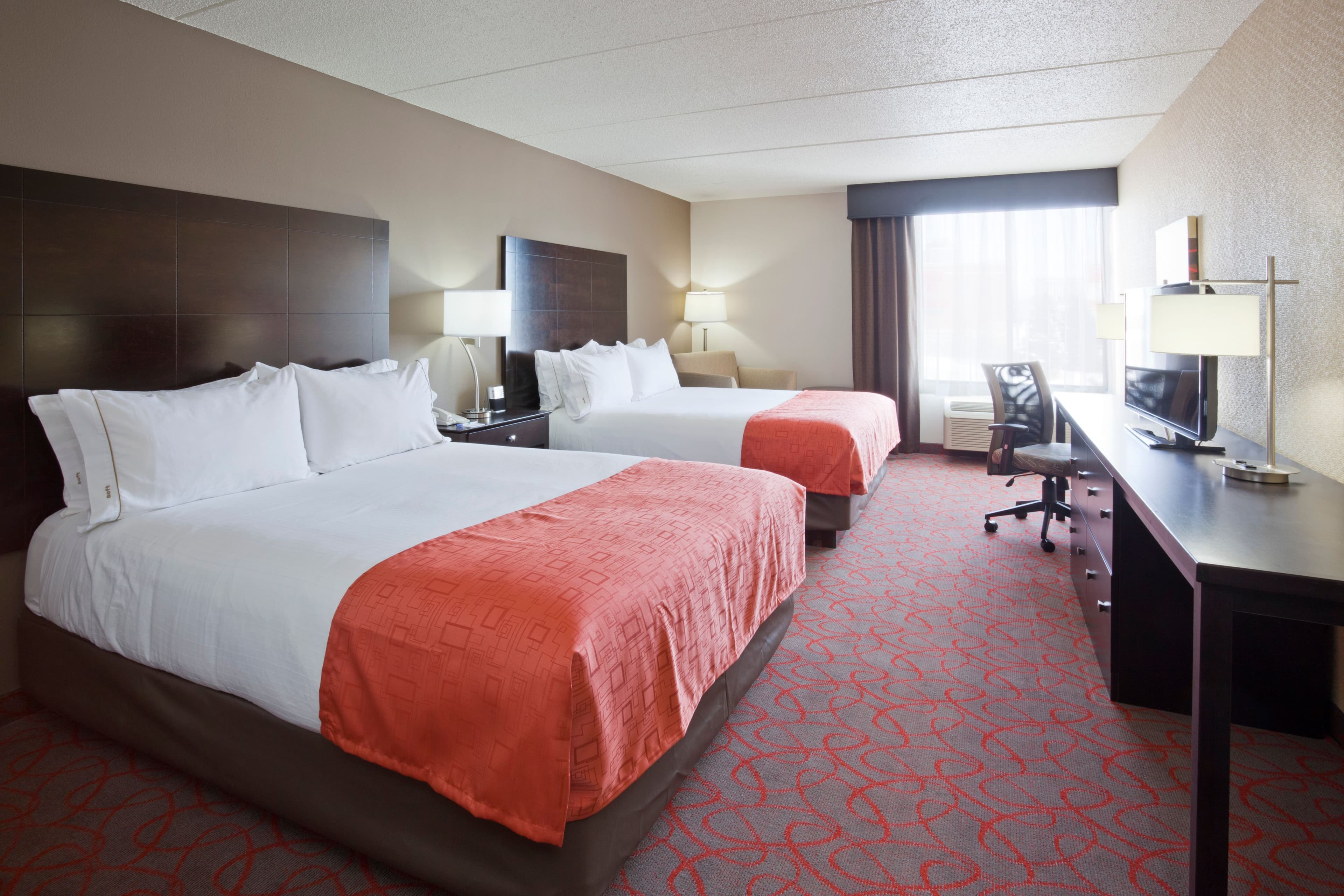 Holiday Inn Express & Suites Bloomington - MPLS Arpt Area W — 14
