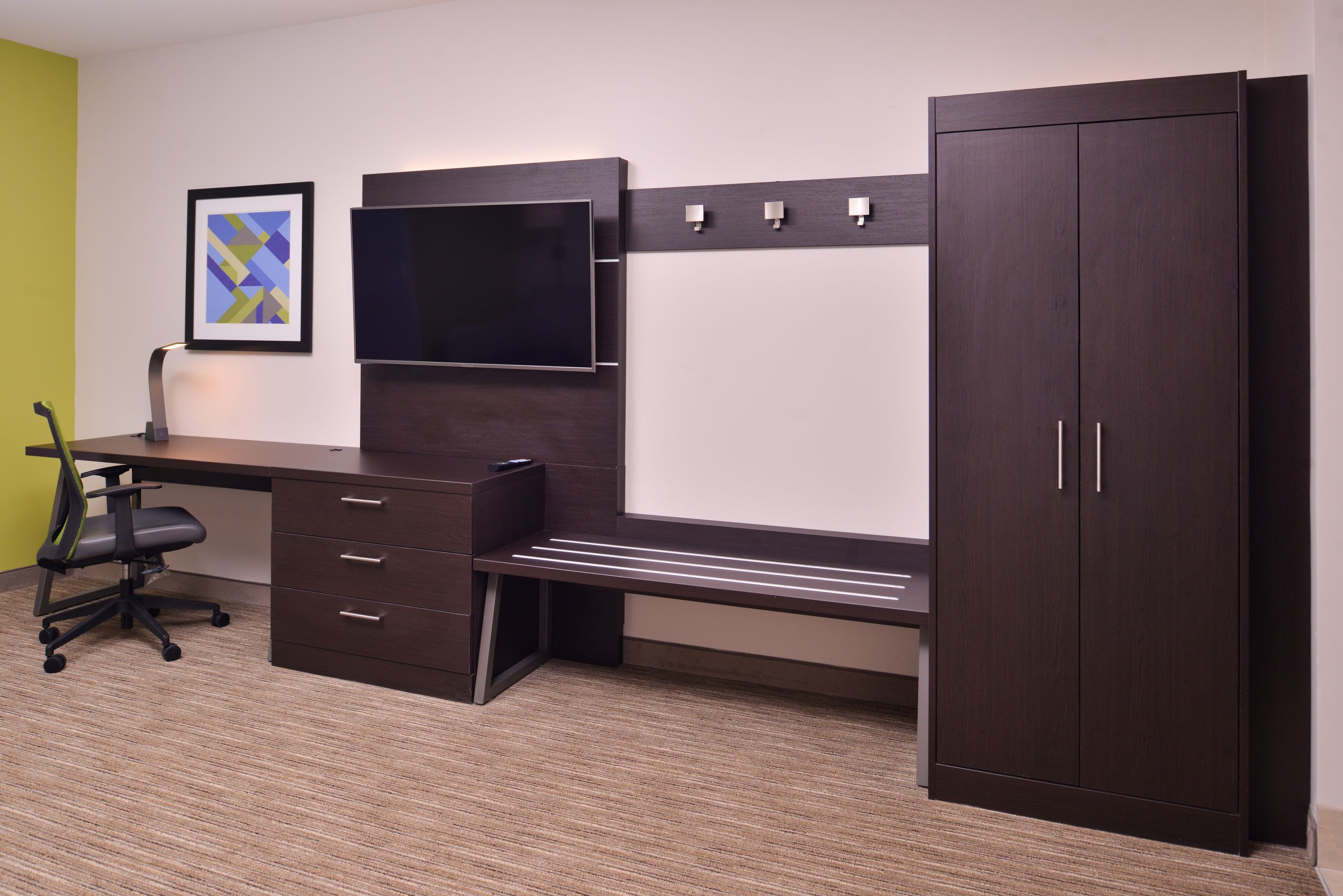 Holiday Inn Express & Suites Mall of America - MSP Airport — 15