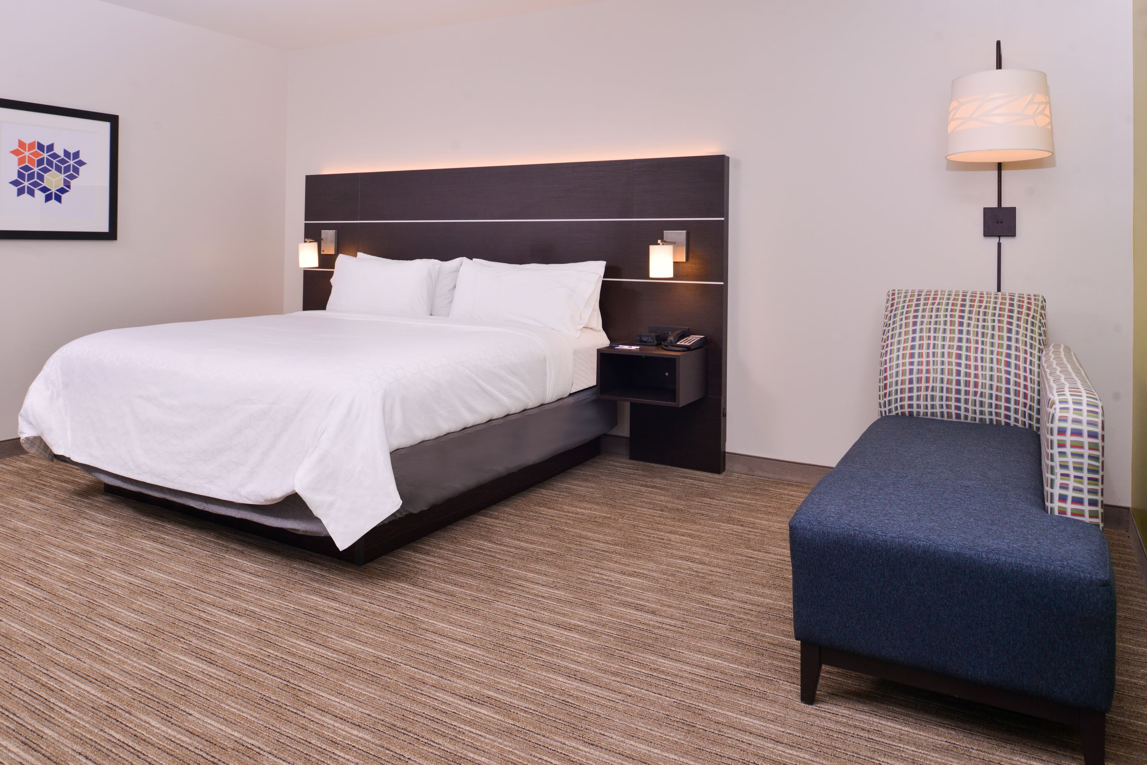 Holiday Inn Express & Suites Mall of America - MSP Airport — 16