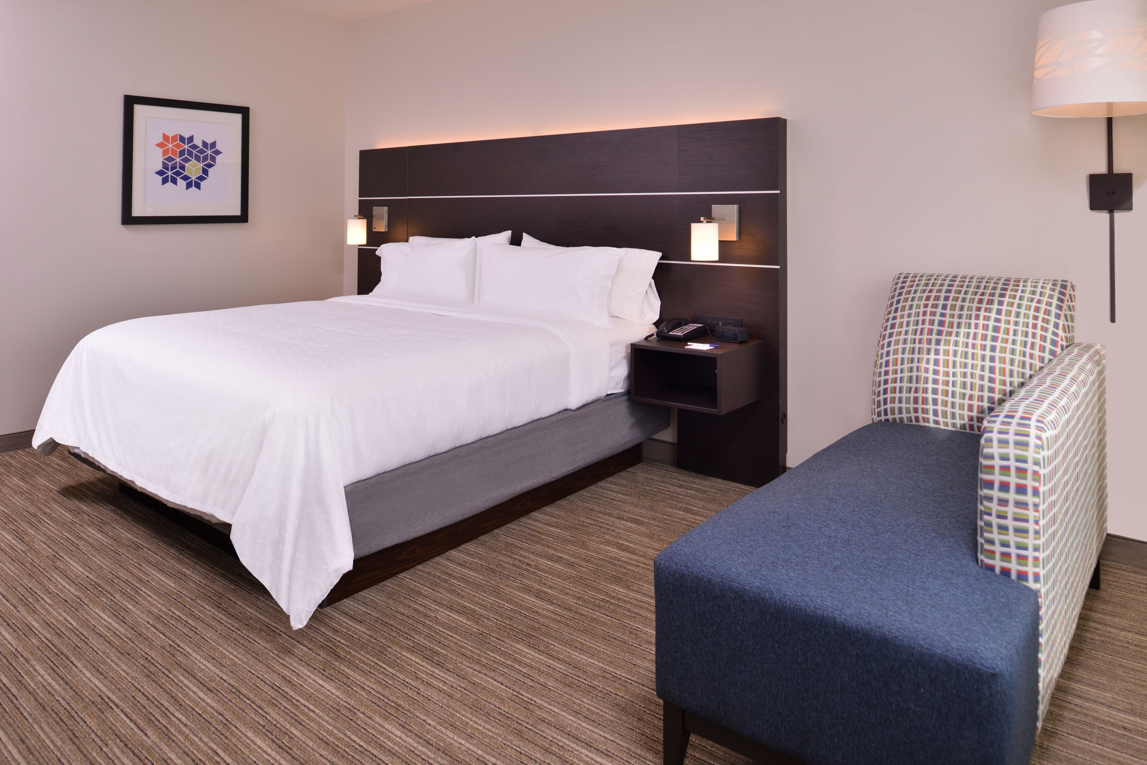 Holiday Inn Express & Suites Mall of America - MSP Airport — 19