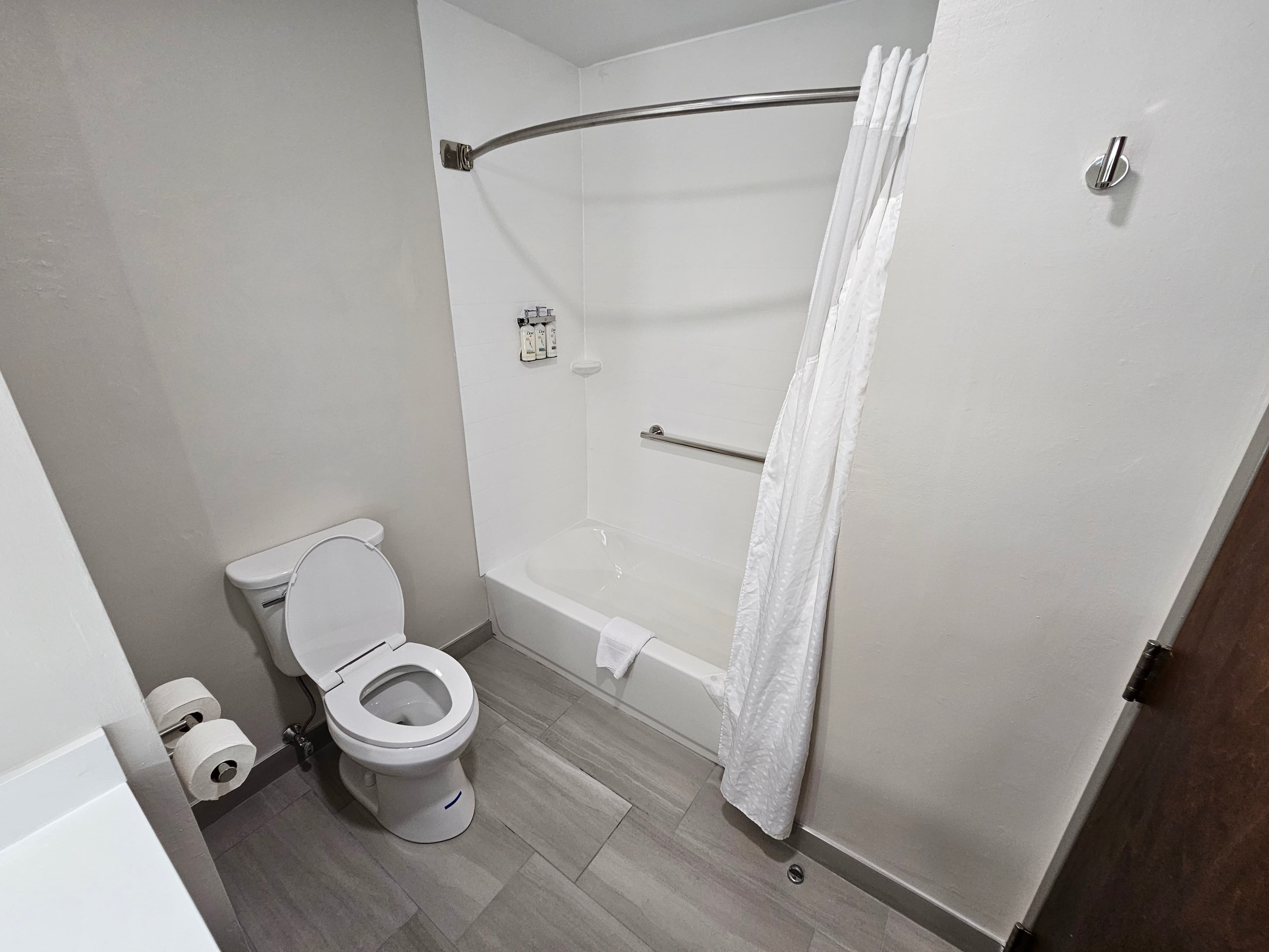 Holiday Inn Express & Suites Cincinnati-Blue Ash — 29
