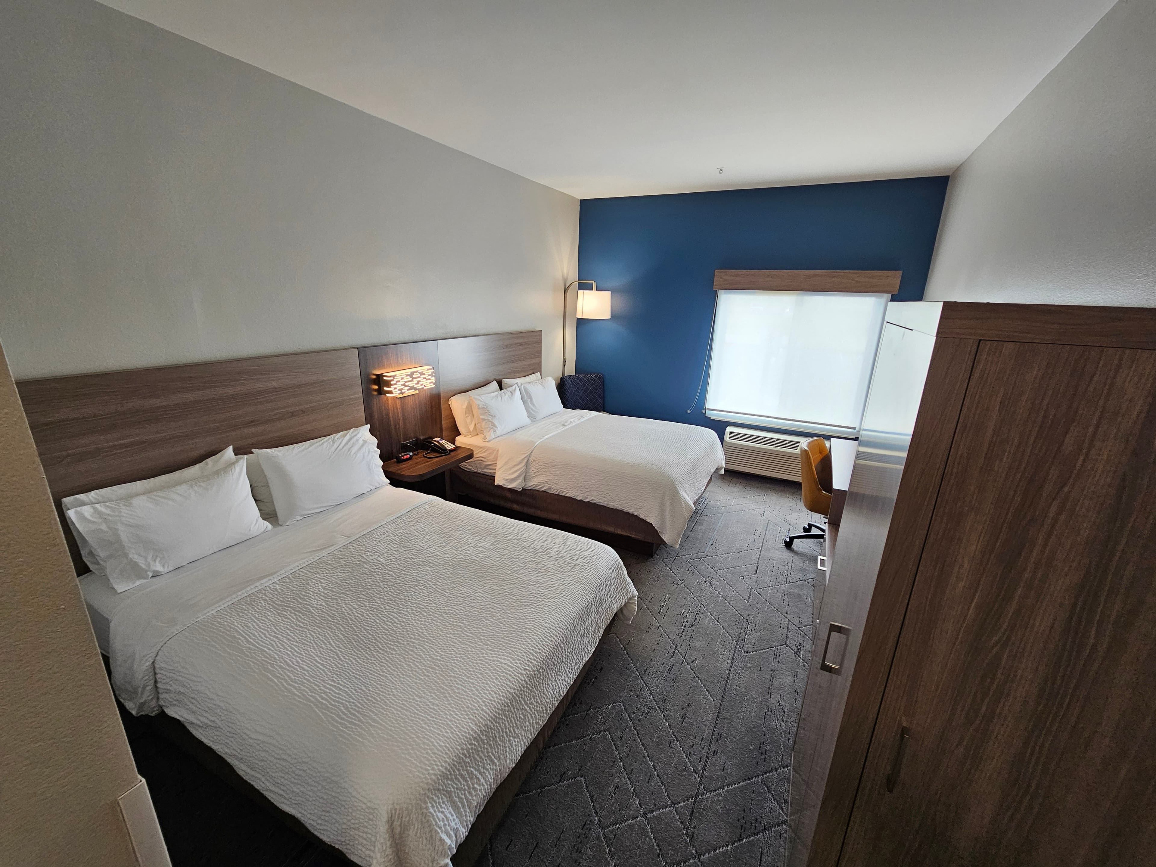 Holiday Inn Express & Suites Cincinnati-Blue Ash — 24