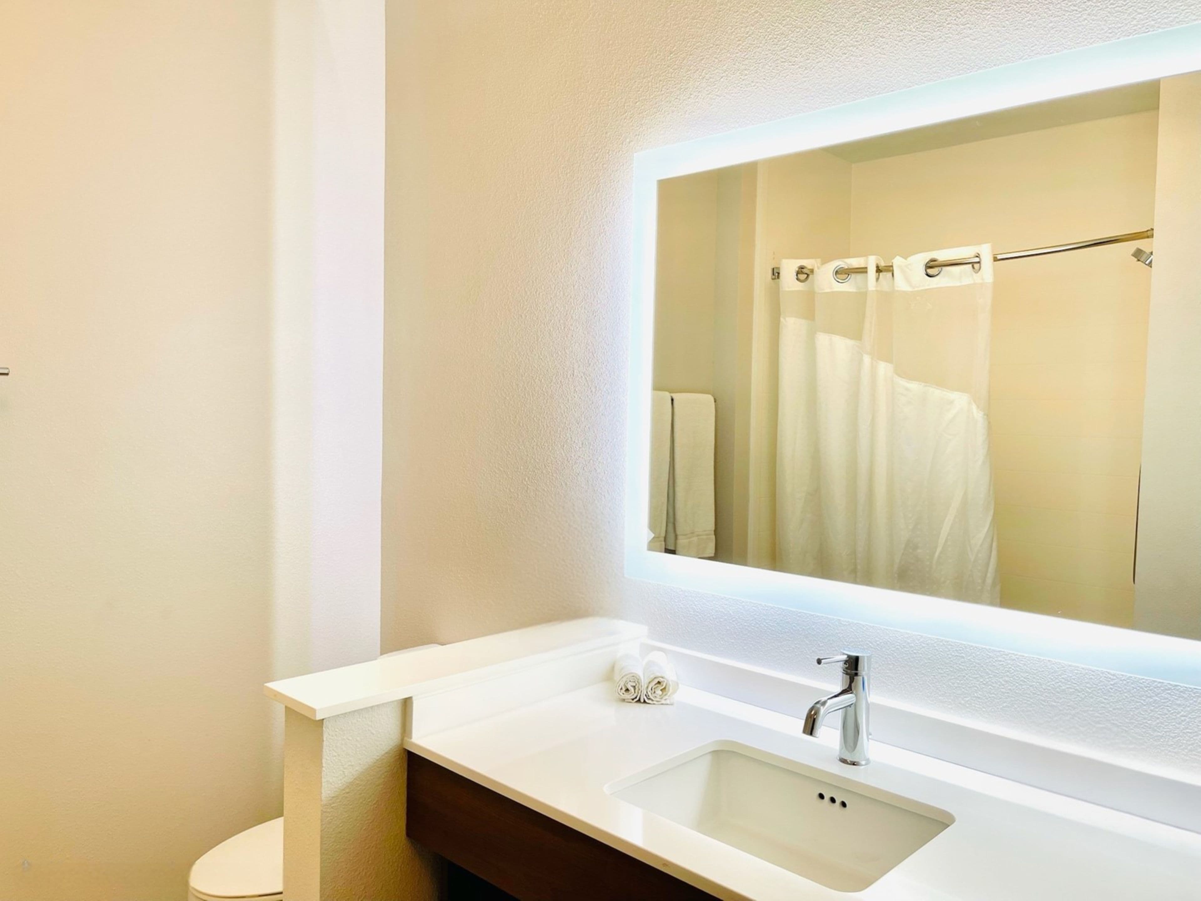 Holiday Inn Express & Suites Blythe — 3
