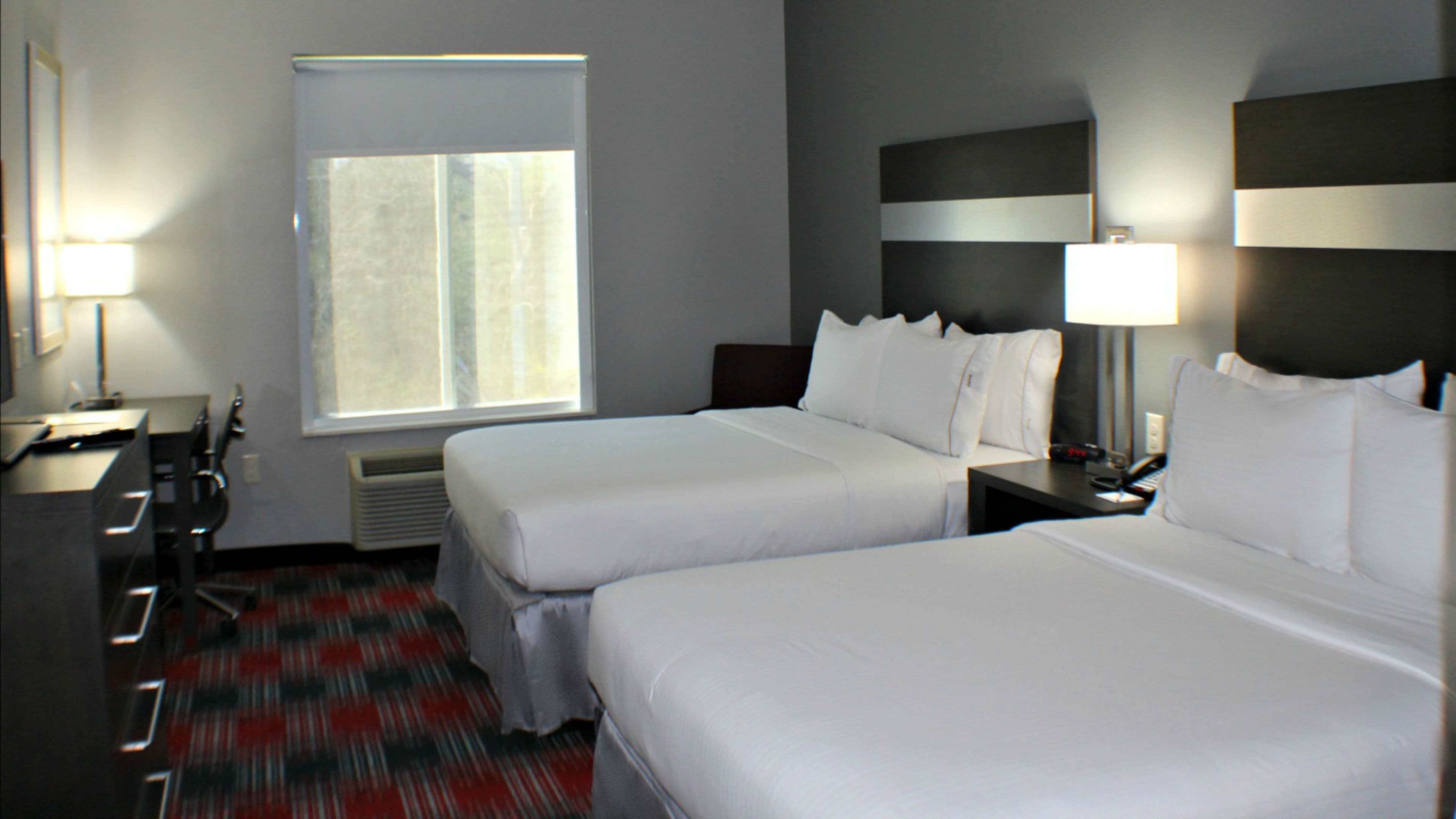 Holiday Inn Express & Suites Bonham — 14