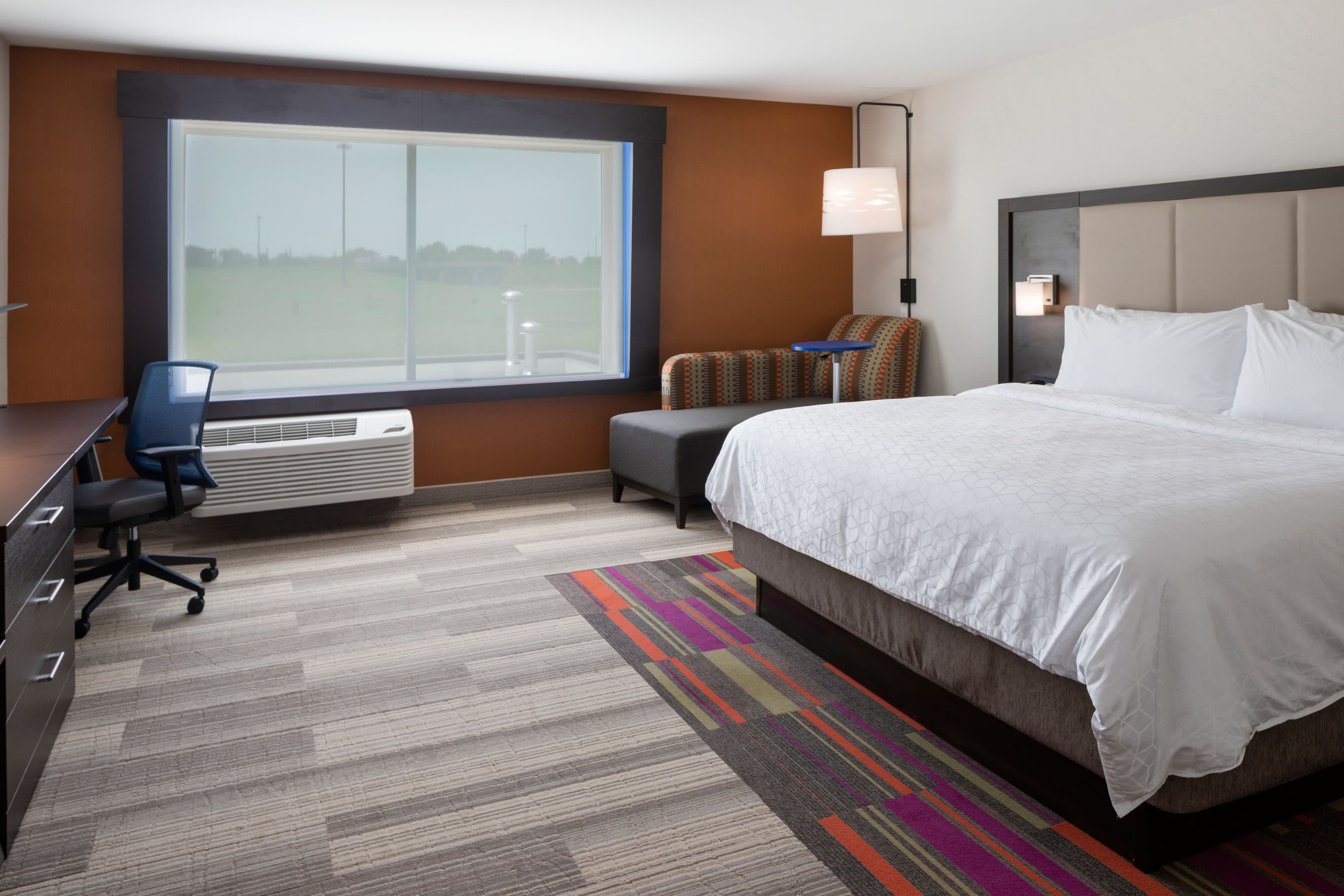 Holiday Inn Express & Suites Bourbonnais East - Bradley - Image 5