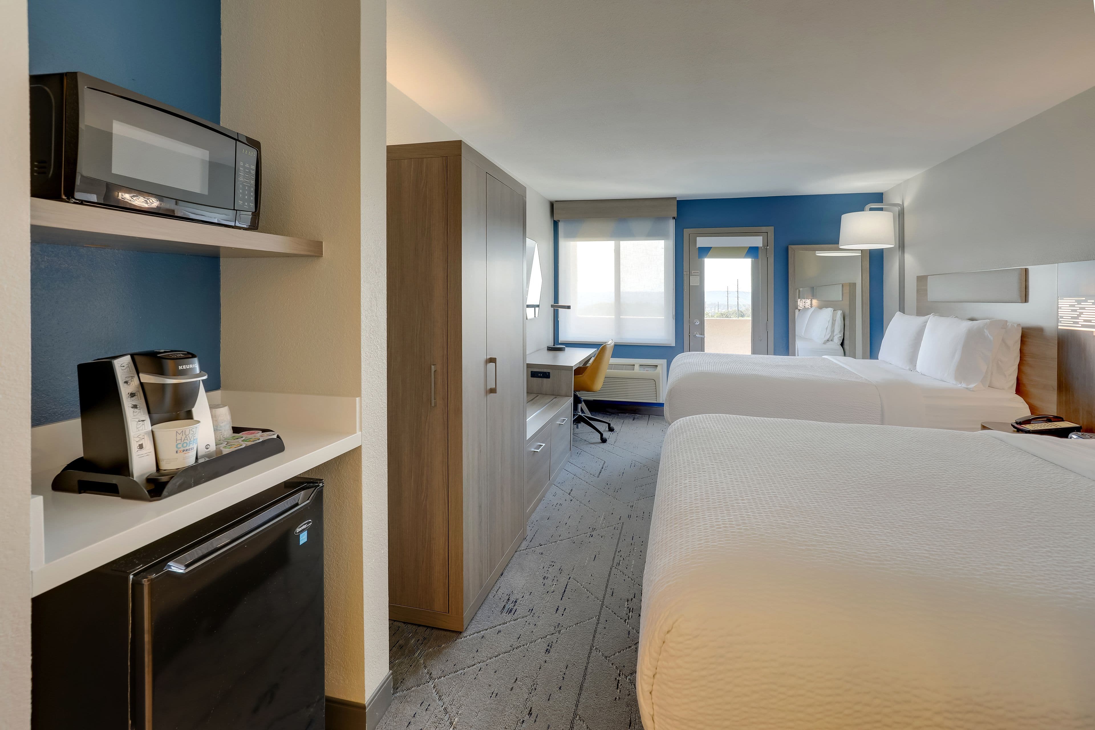 Holiday Inn Express & Suites Branson 76 Central — 18