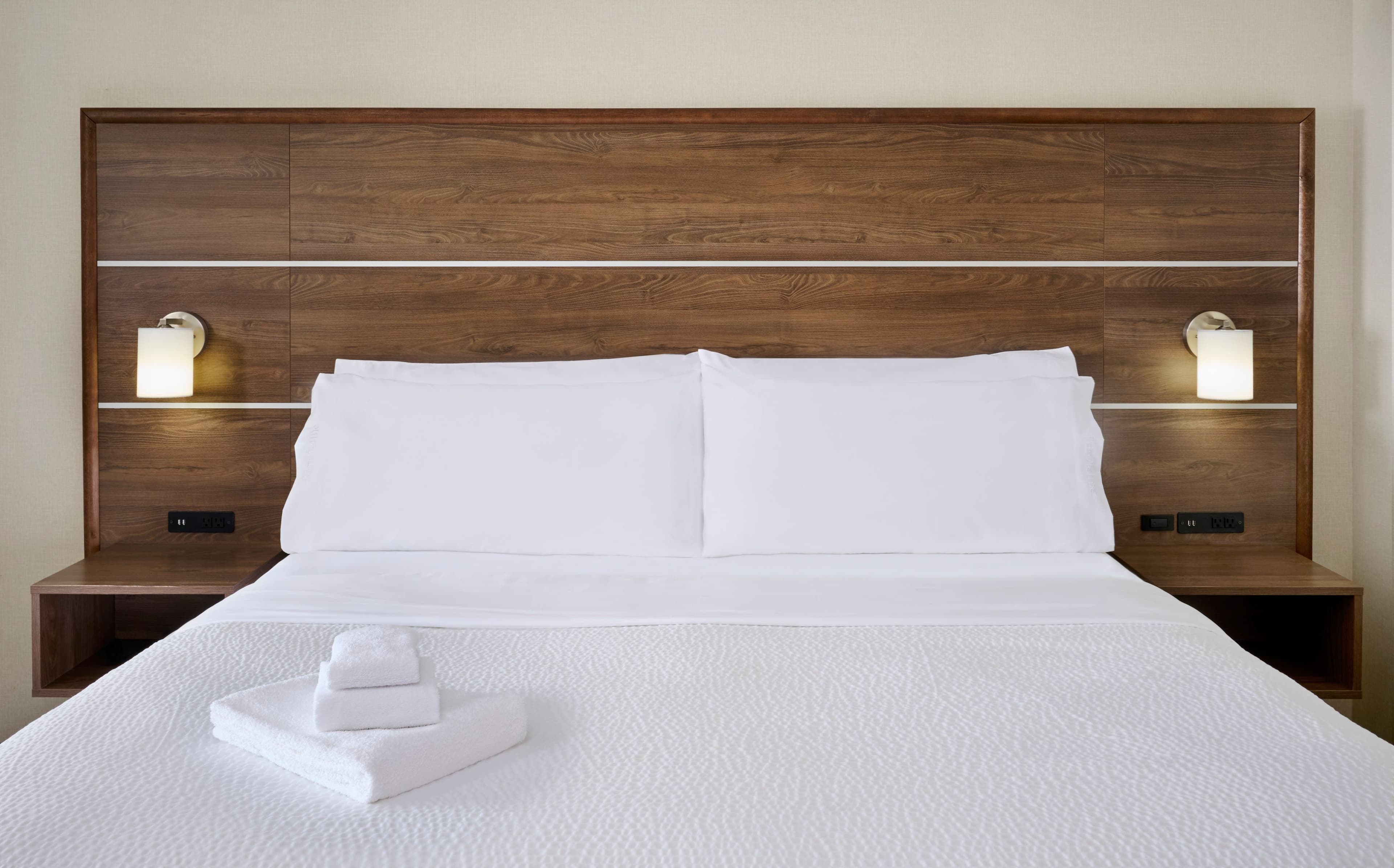 Holiday Inn Express & Suites Brantford — 11