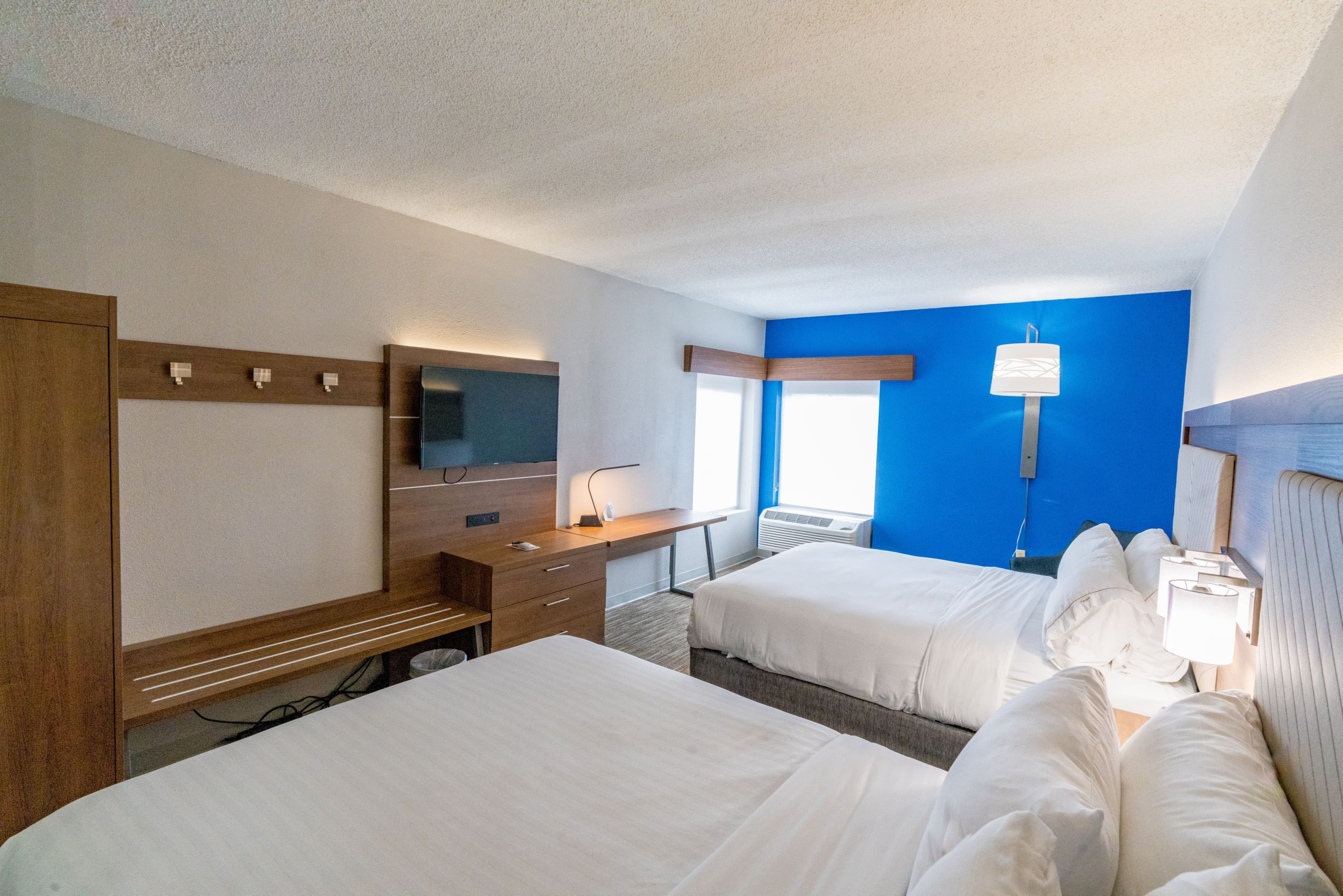 Holiday Inn Express & Suites Nashville - Brentwood I-65 — 9