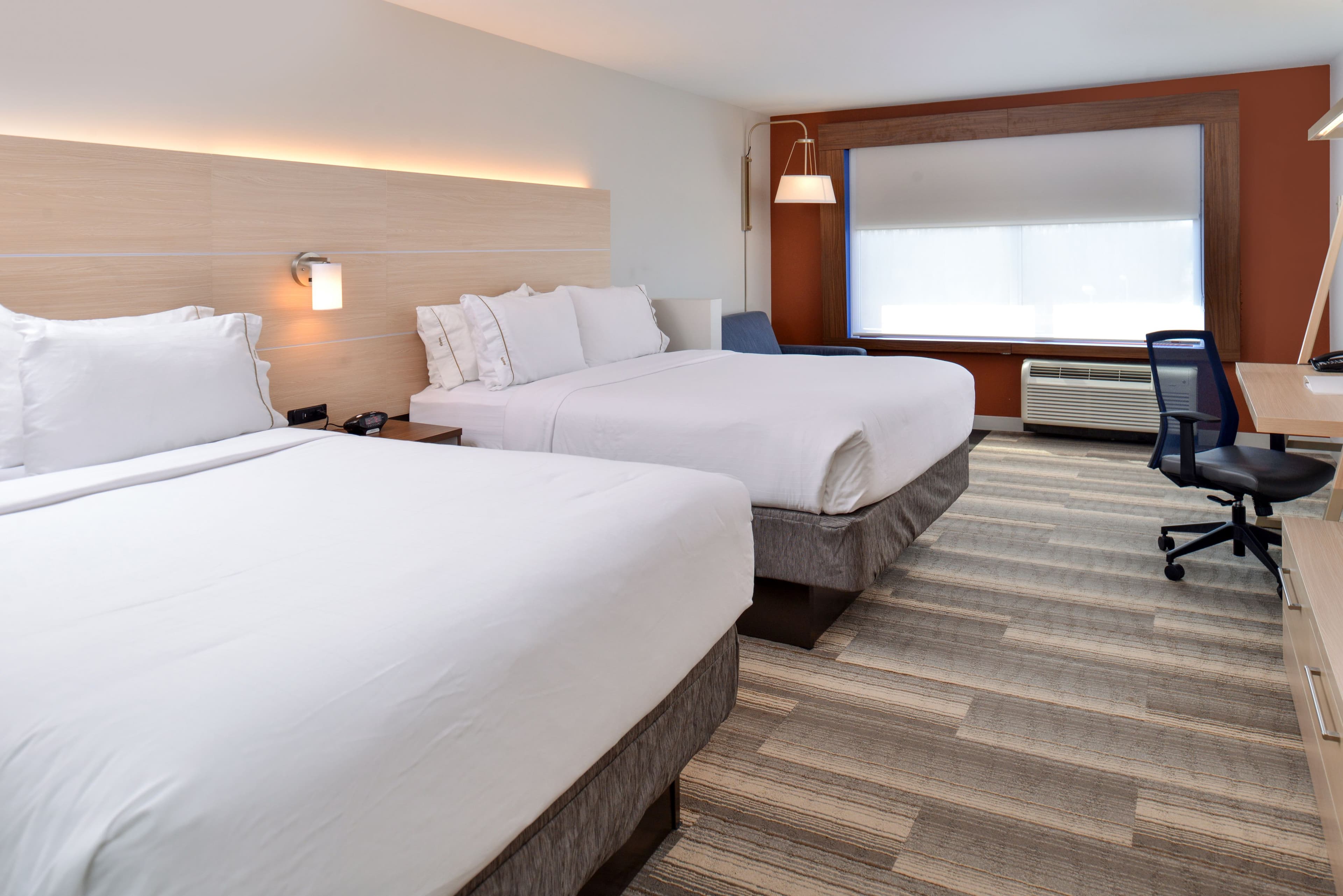 Holiday Inn Express & Suites Brighton South - US 23 — 35