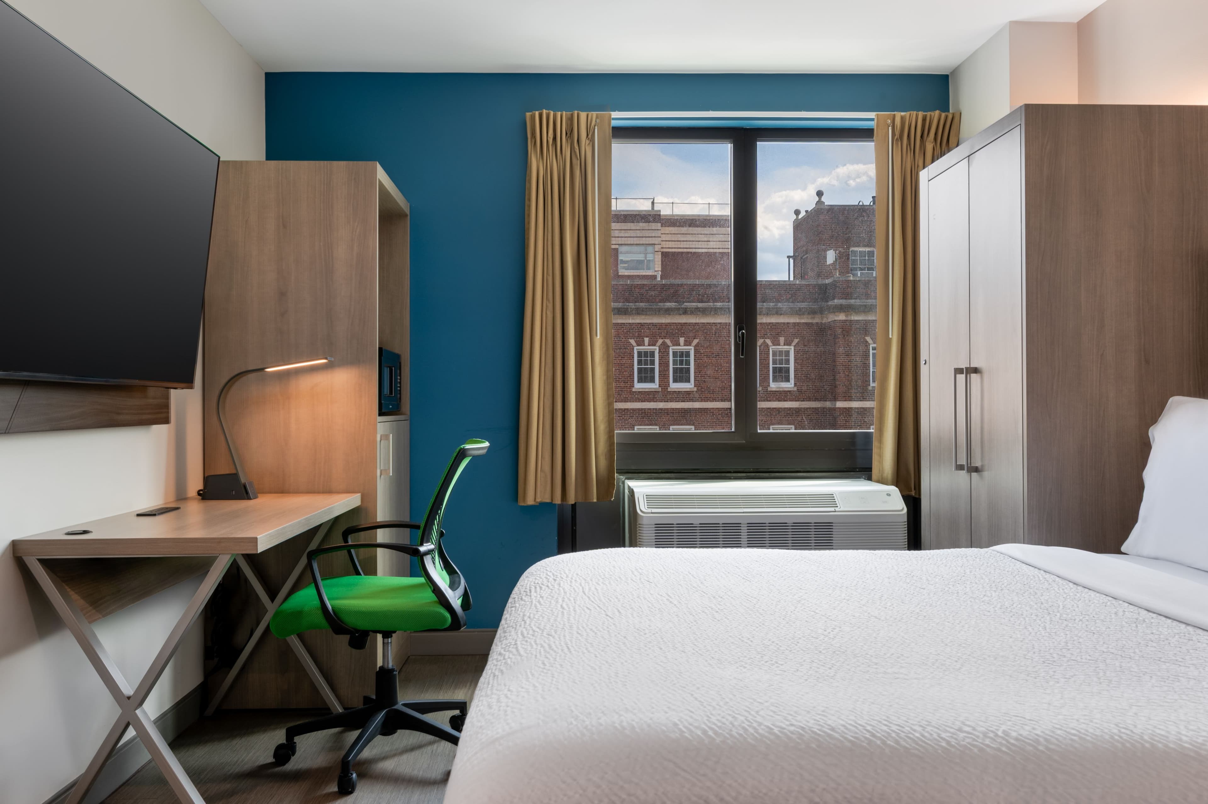 Holiday Inn Express & Suites Bronx - Zoo Area — 29