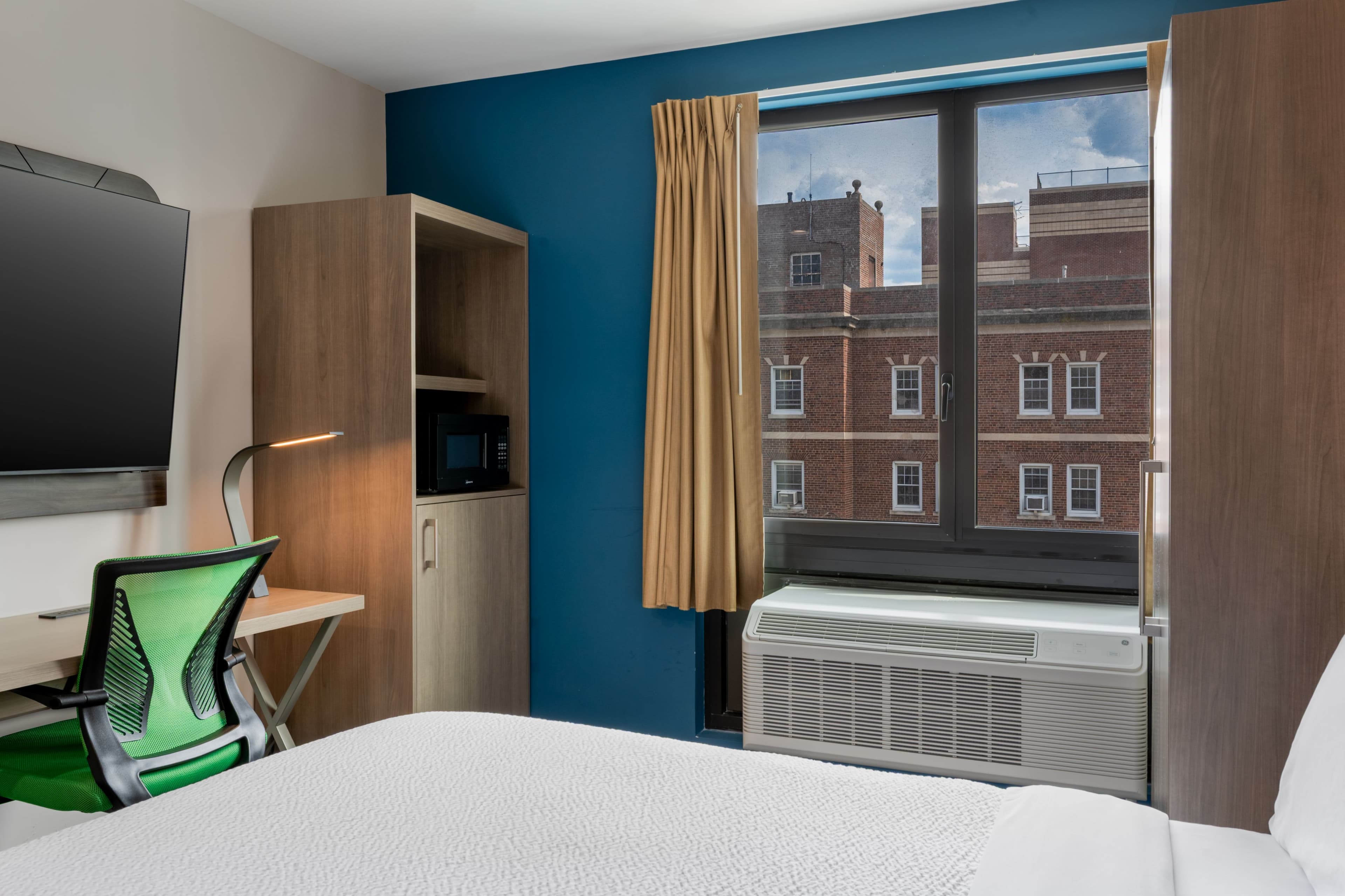 Holiday Inn Express & Suites Bronx - Zoo Area — 30
