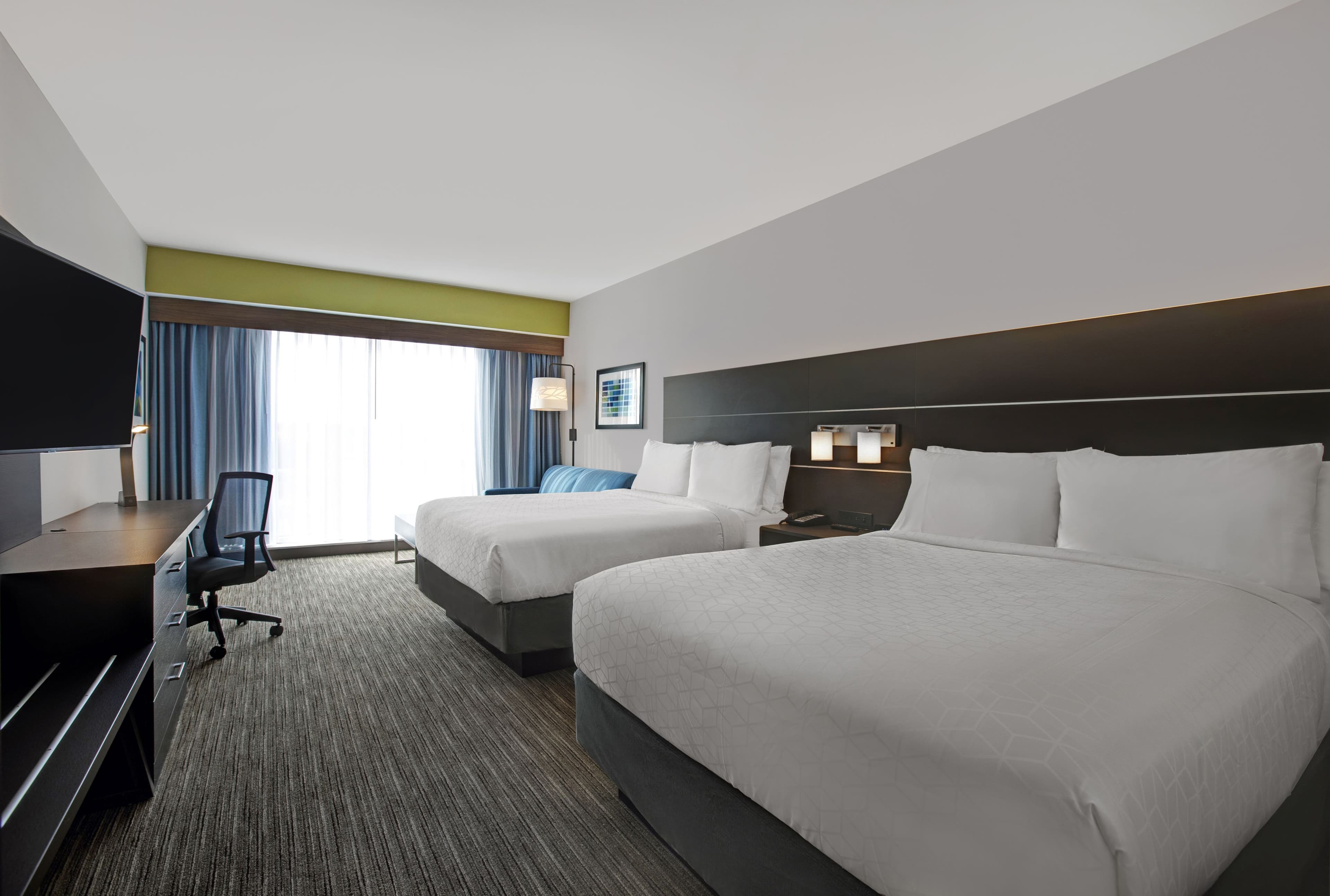 Holiday Inn Express & Suites Milwaukee - Brookfield — 26