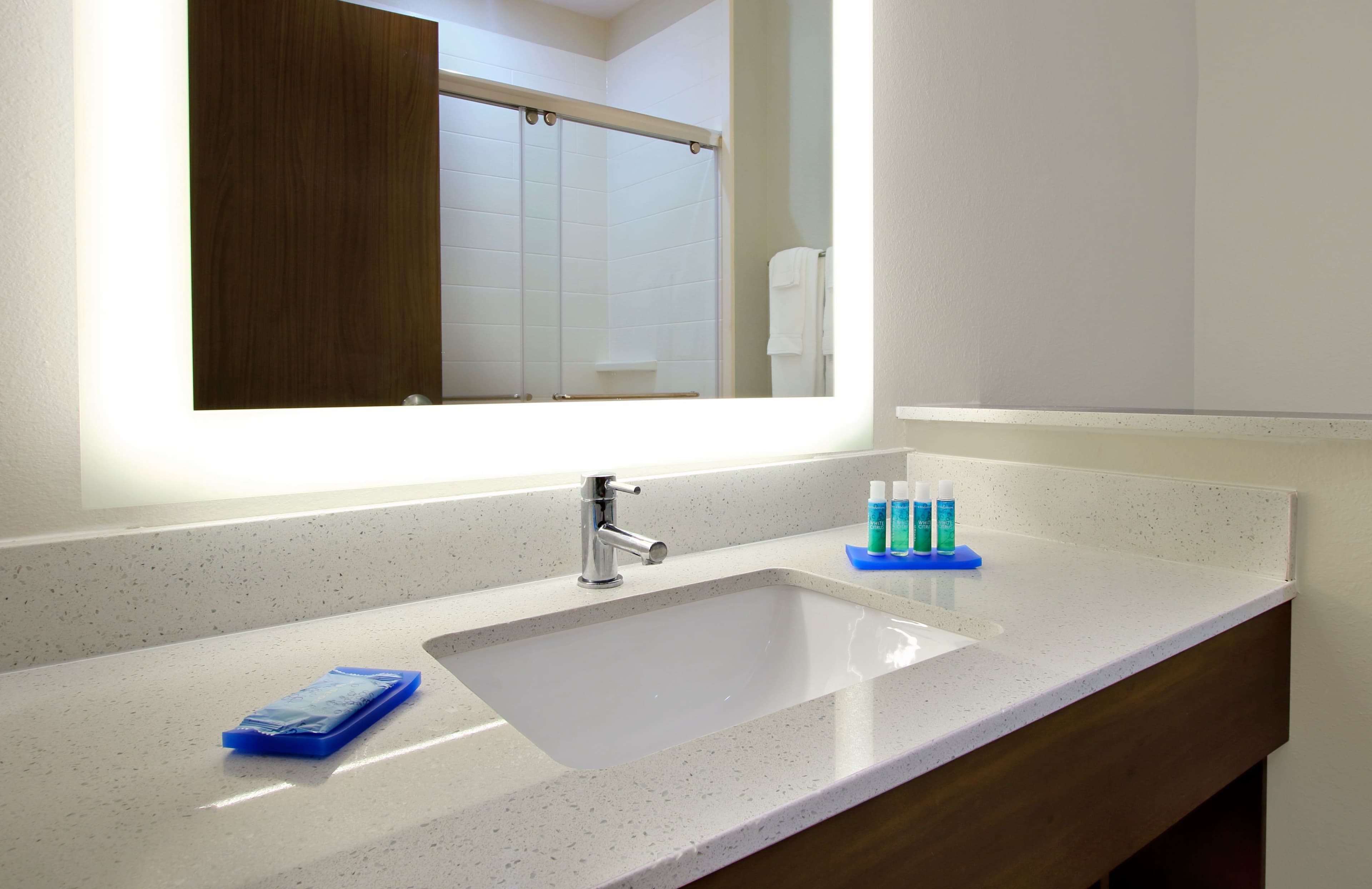 Holiday Inn Express & Suites Brookshire - Katy Freeway — 14