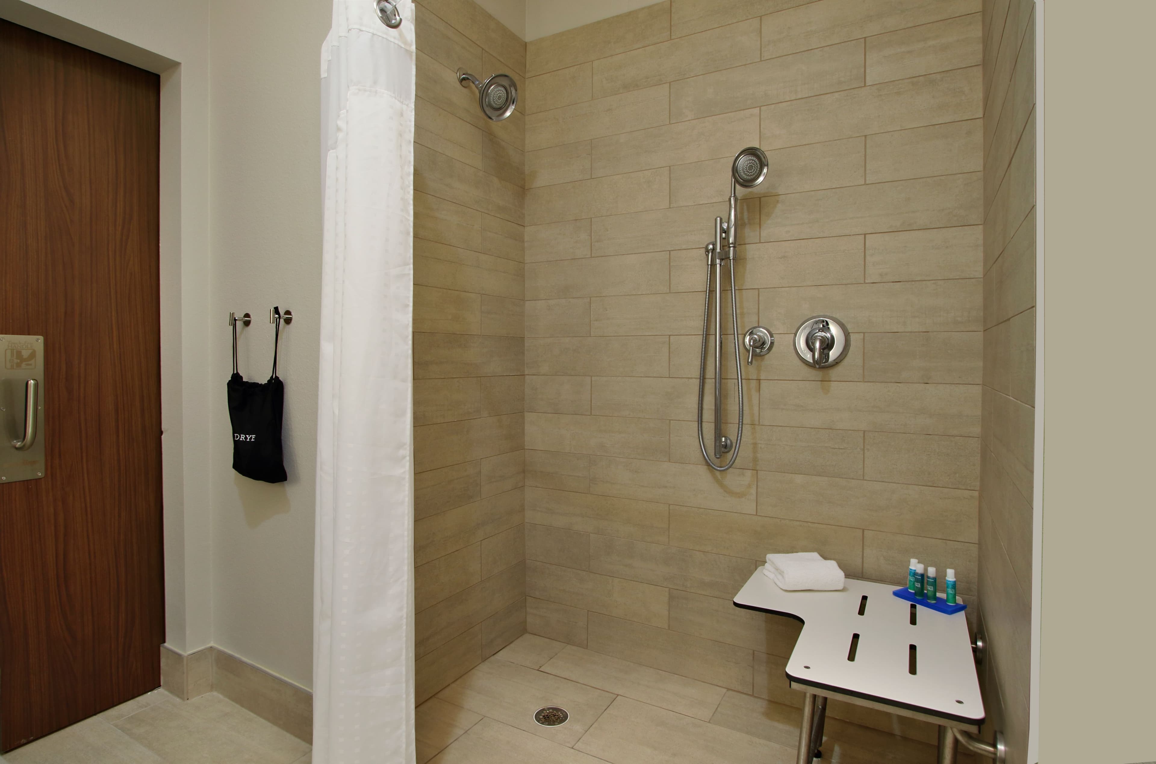 Holiday Inn Express & Suites Brookshire - Katy Freeway — 7