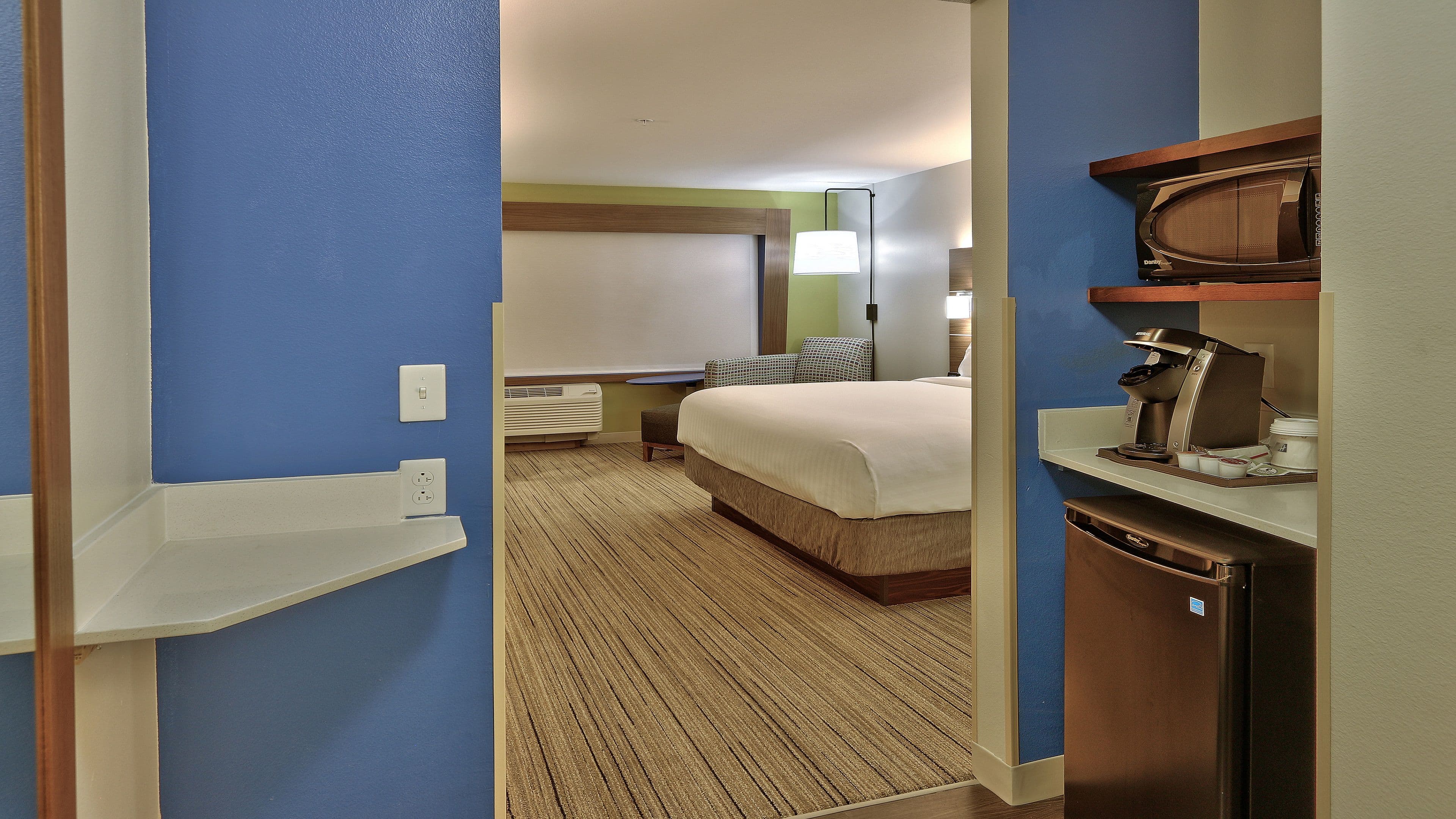 Holiday Inn Express & Suites Denver Northwest - Broomfield — 3