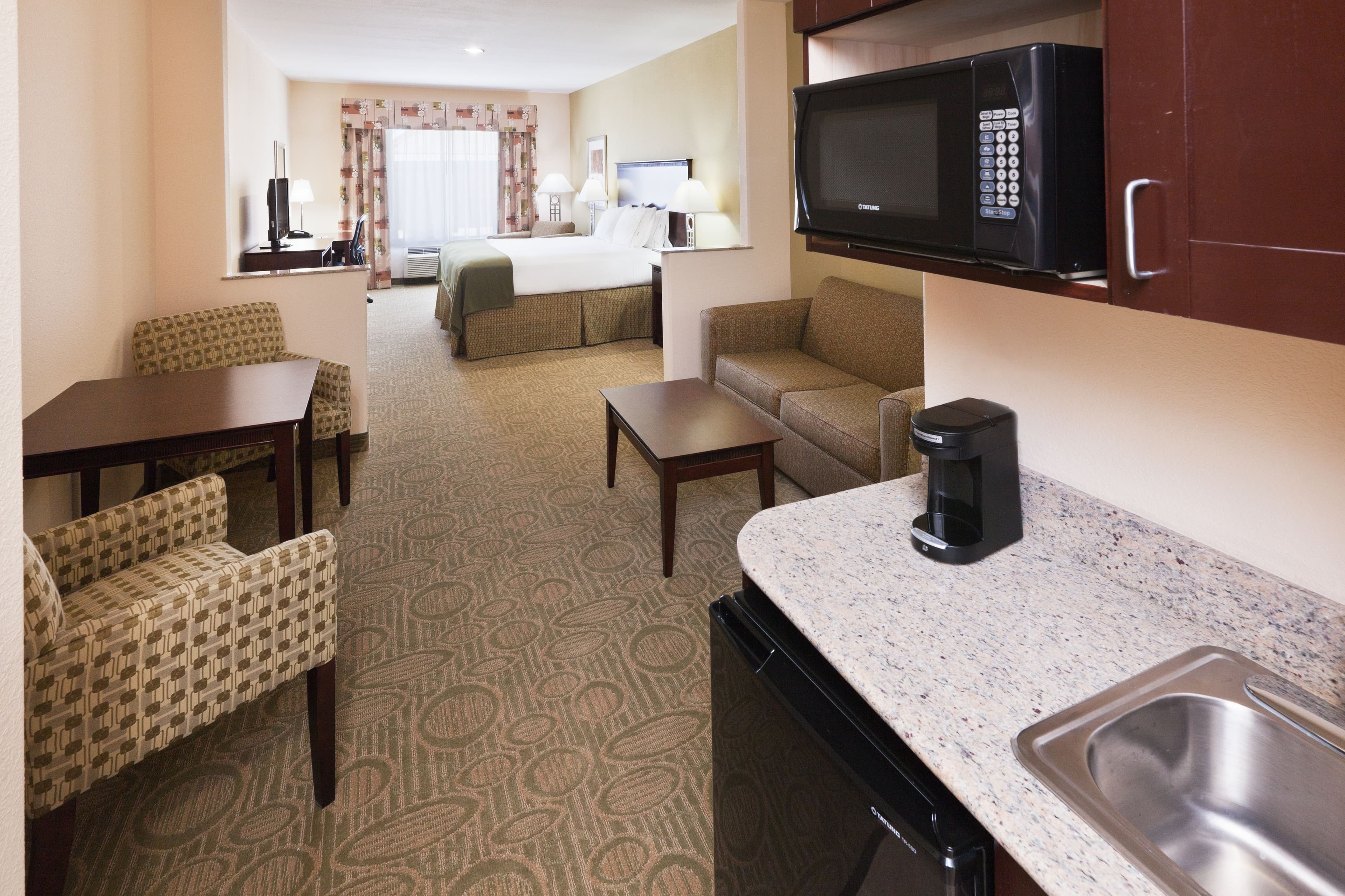 Holiday Inn Express & Suites Brownfield — 10