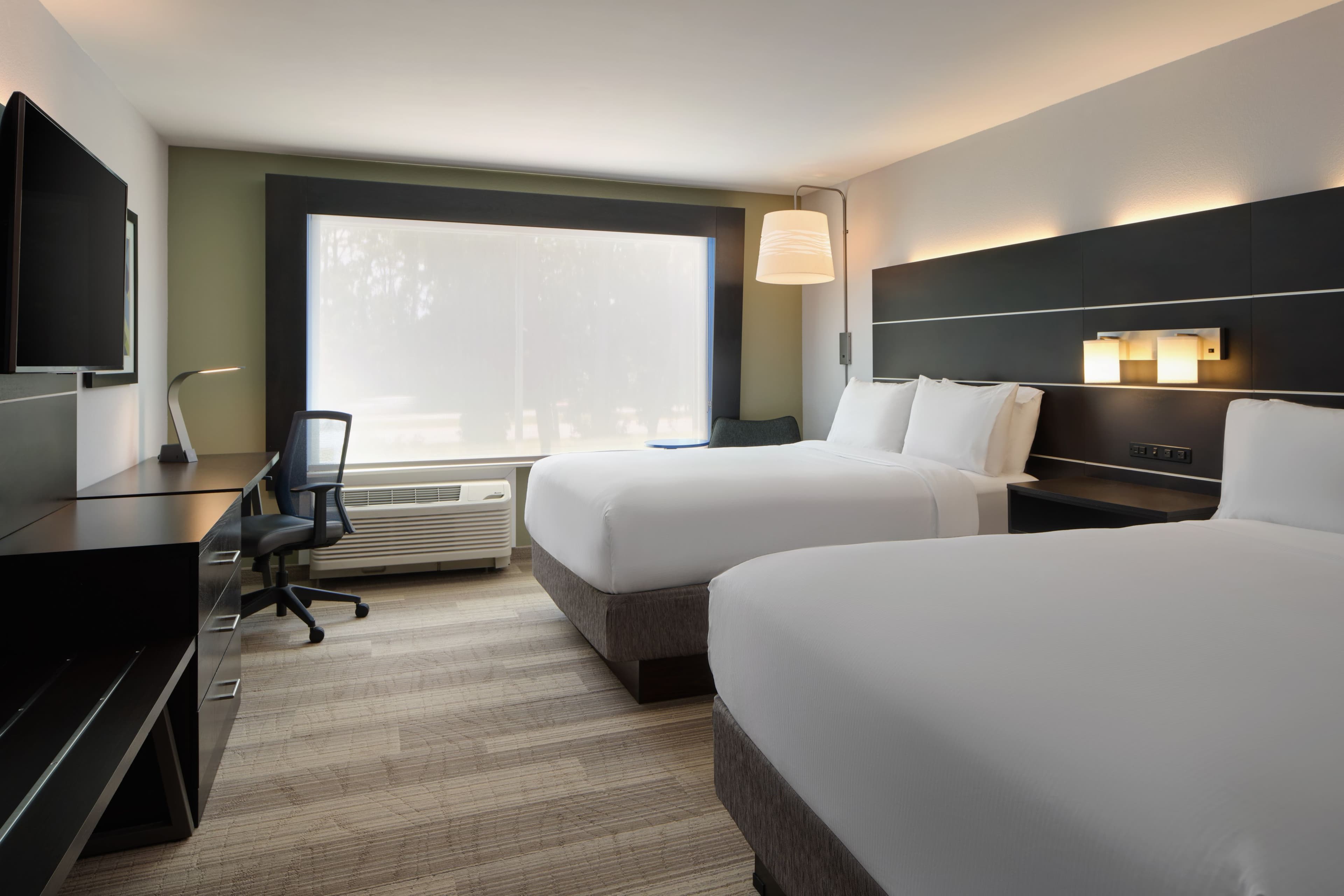 Holiday Inn Express & Suites Brunswick — 21